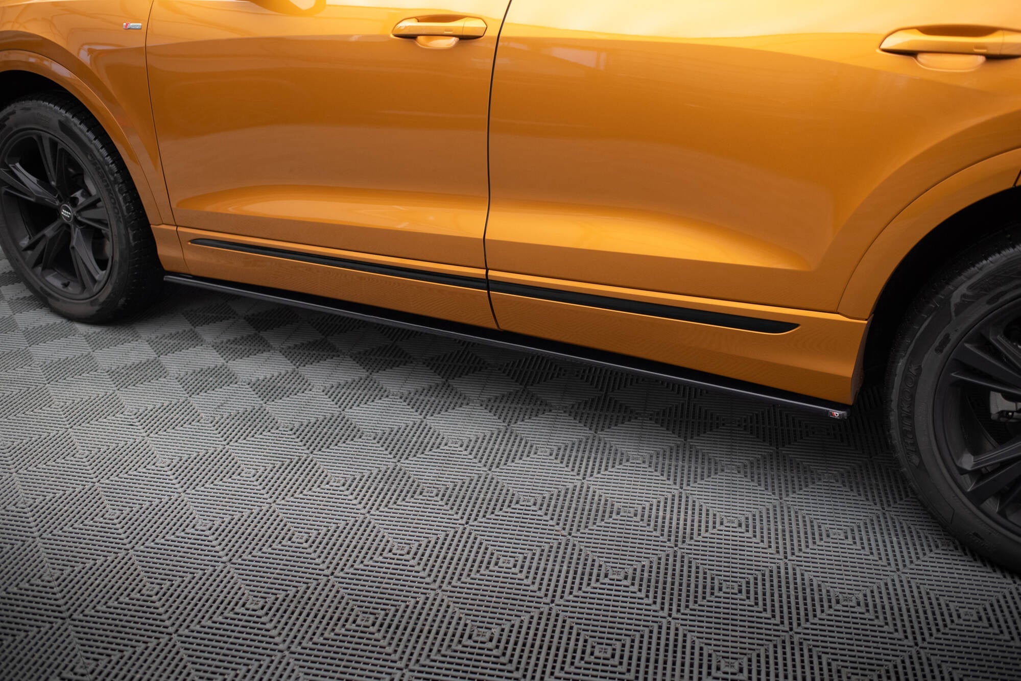 Maxton Design Difusores de taloneras laterales V.1 para Audi Q8 / Q8 S-line / SQ8 Mk1 - imagen 3