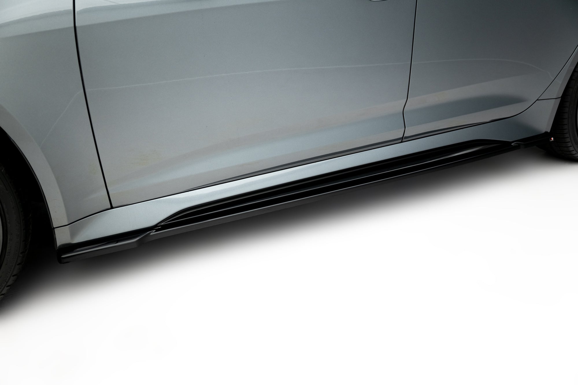 Maxton Design Difusores de taloneras laterales V.1 para Audi RS6 C8 / C8 Facelift - imagen 3