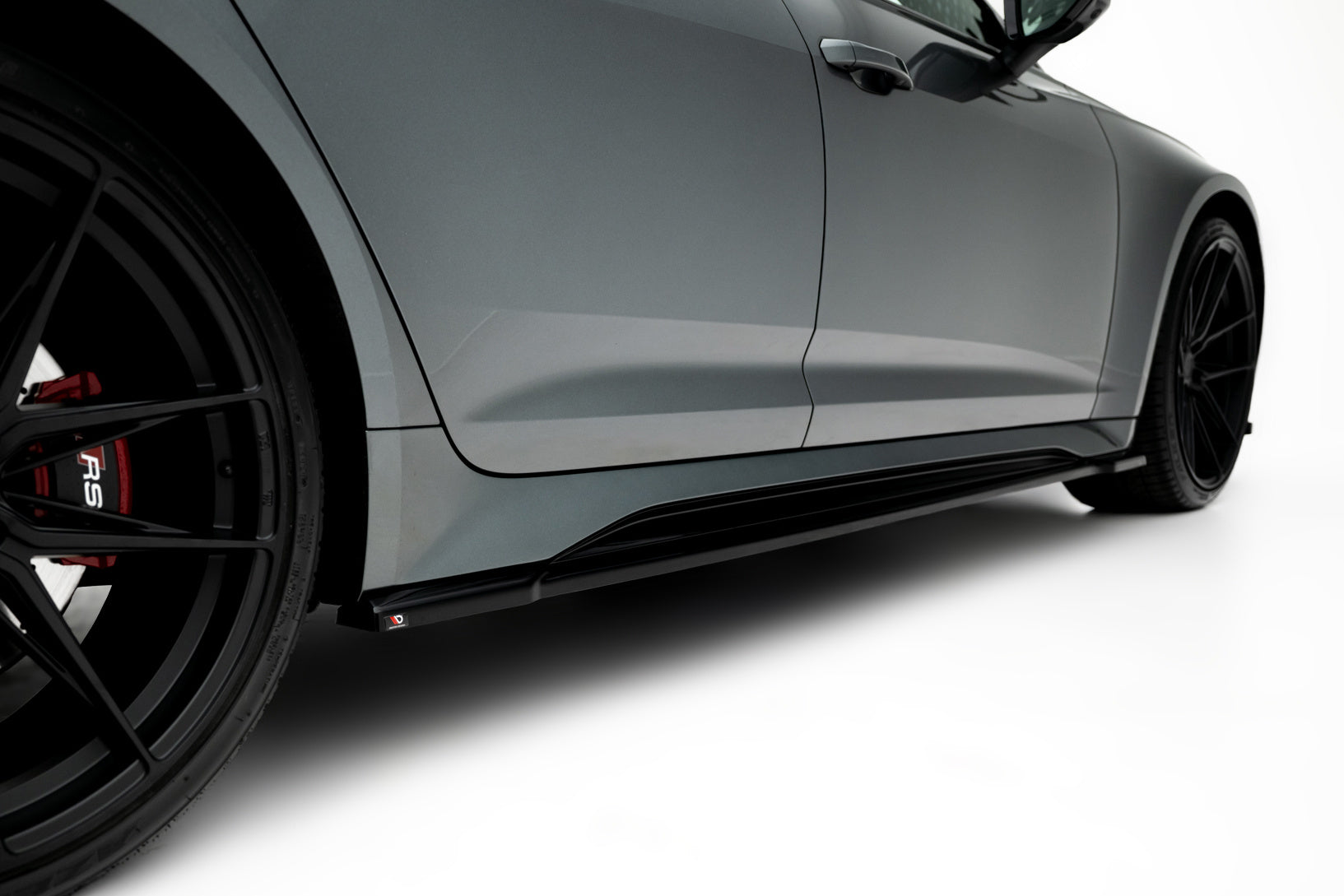 Maxton Design Difusores de taloneras laterales V.1 para Audi RS6 C8 / C8 Facelift - imagen 4