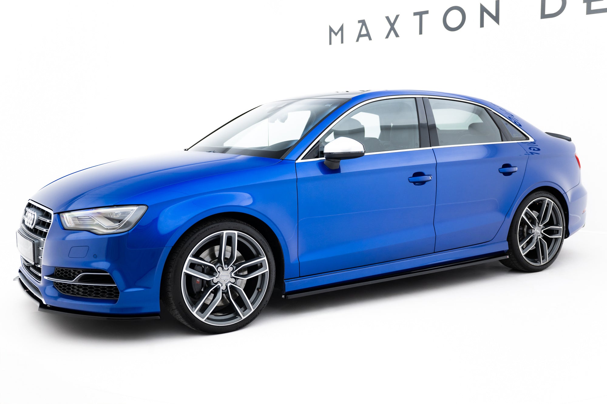 Maxton Design Difusores de taloneras laterales V.1 para Audi S3 / A3 S-Line 8V / 8V Facelift Sedan - imagen 2