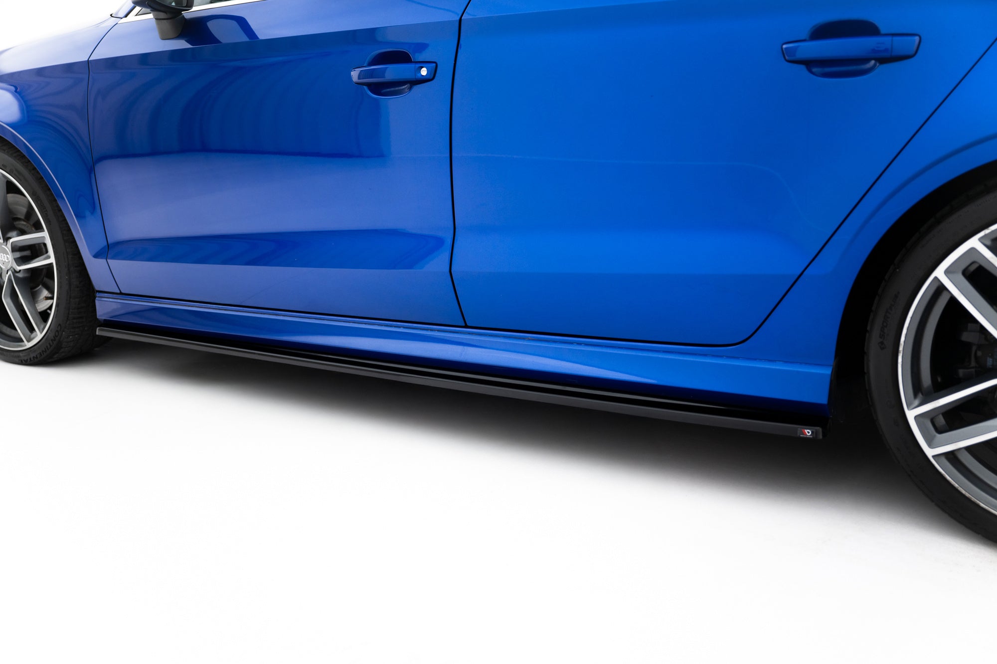 Maxton Design Difusores de taloneras laterales V.1 para Audi S3 / A3 S-Line 8V / 8V Facelift Sedan - imagen 3