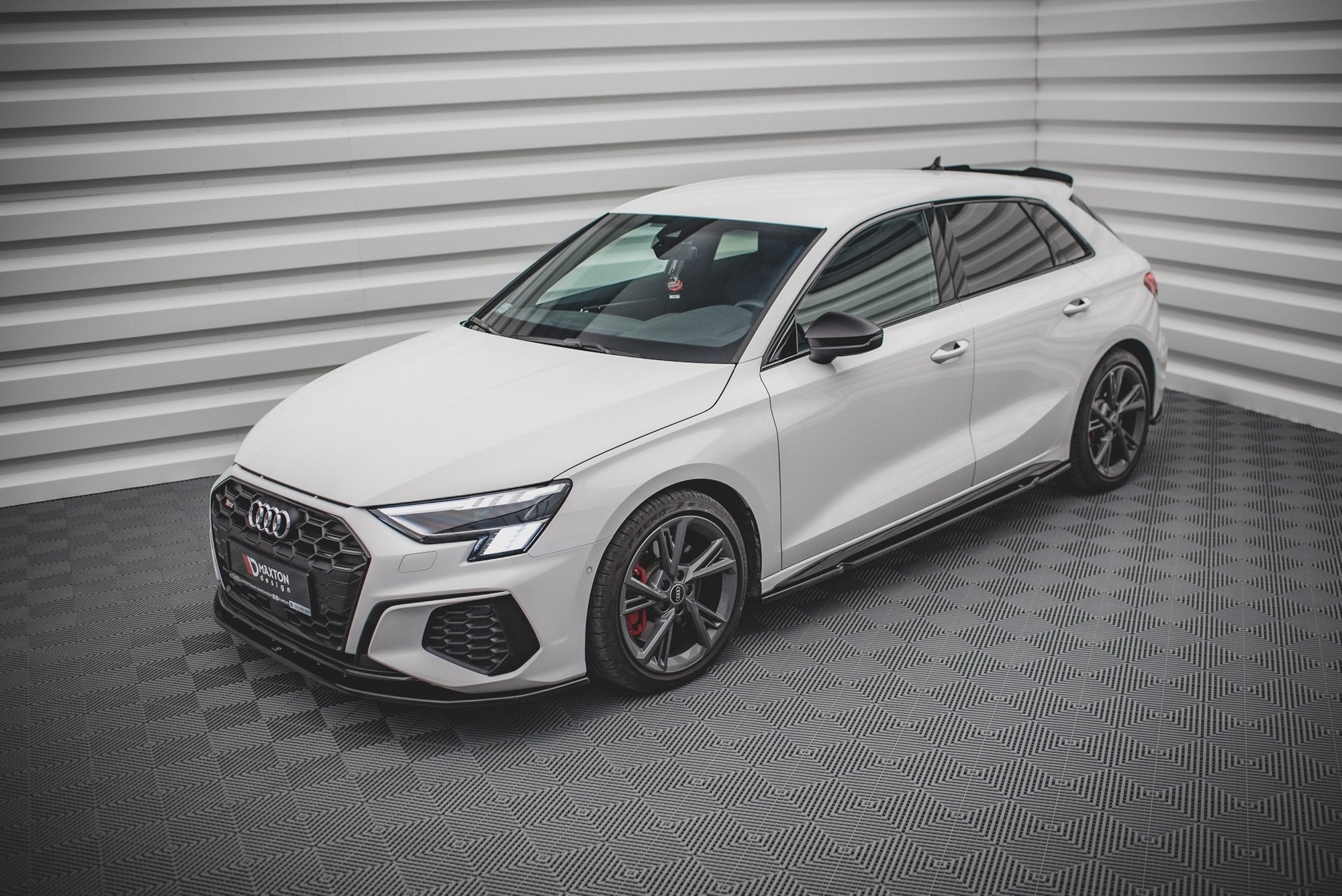 Maxton Design Difusores de taloneras laterales V.1 para Audi S3 / A3 S-Line Sportback / Sedan 8Y / 8Y Facelift - imagen 2