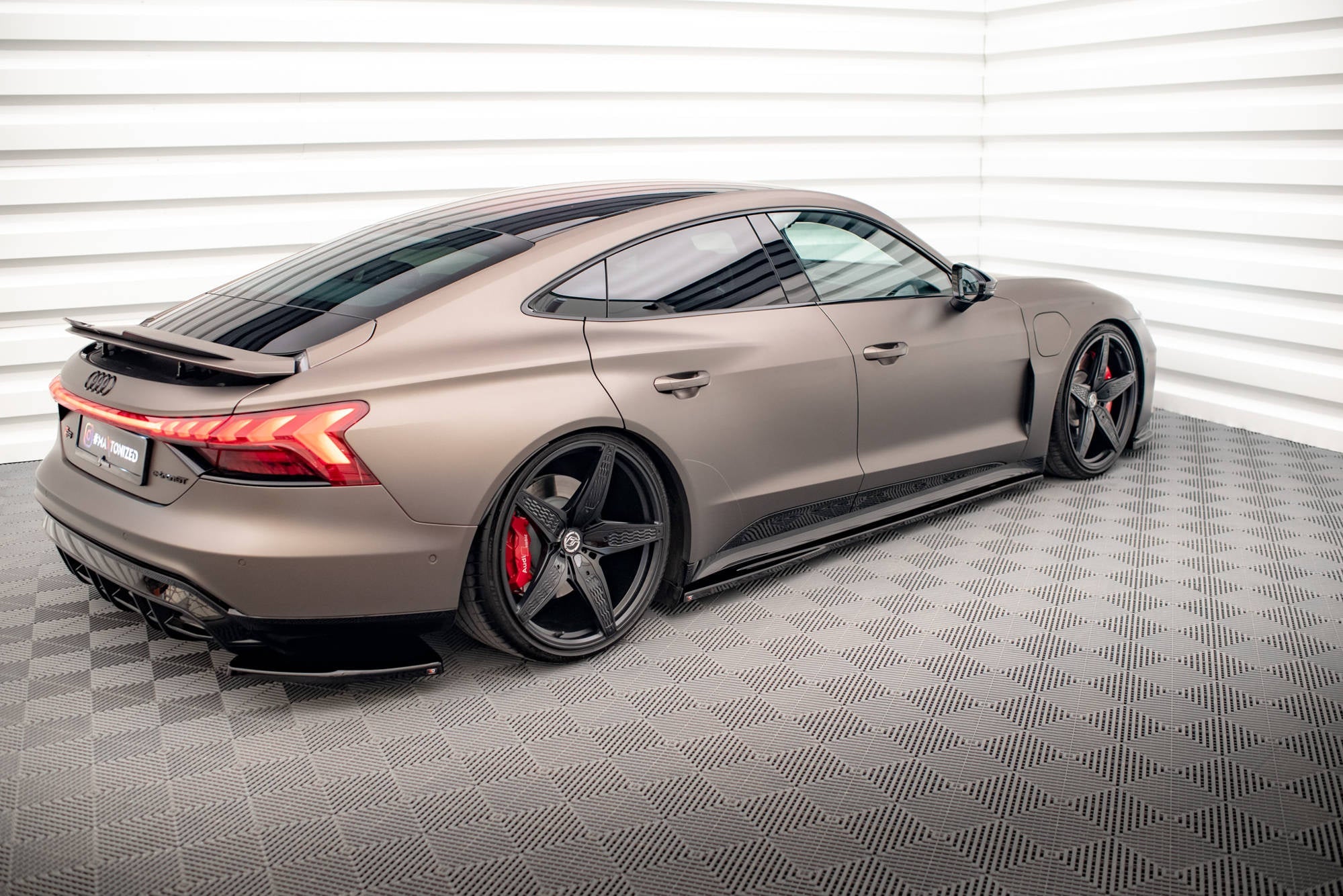 Maxton Design Difusores de taloneras laterales V.1 para Audi e-Tron GT / RS GT Mk1 - imagen 2