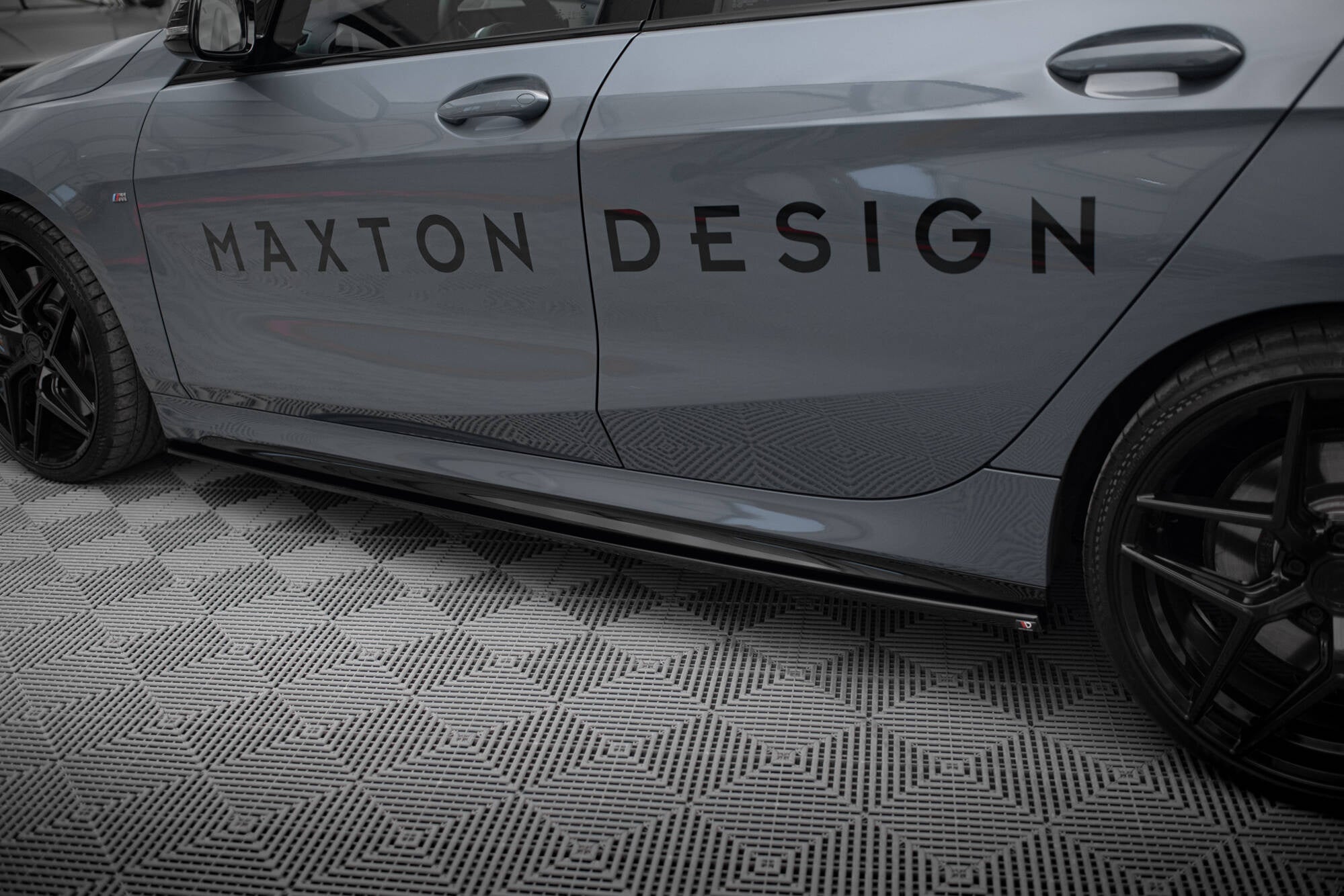 Maxton Design Difusores de taloneras laterales V.1 para BMW 1 M-Pack / M135i / 128ti - imagen 2