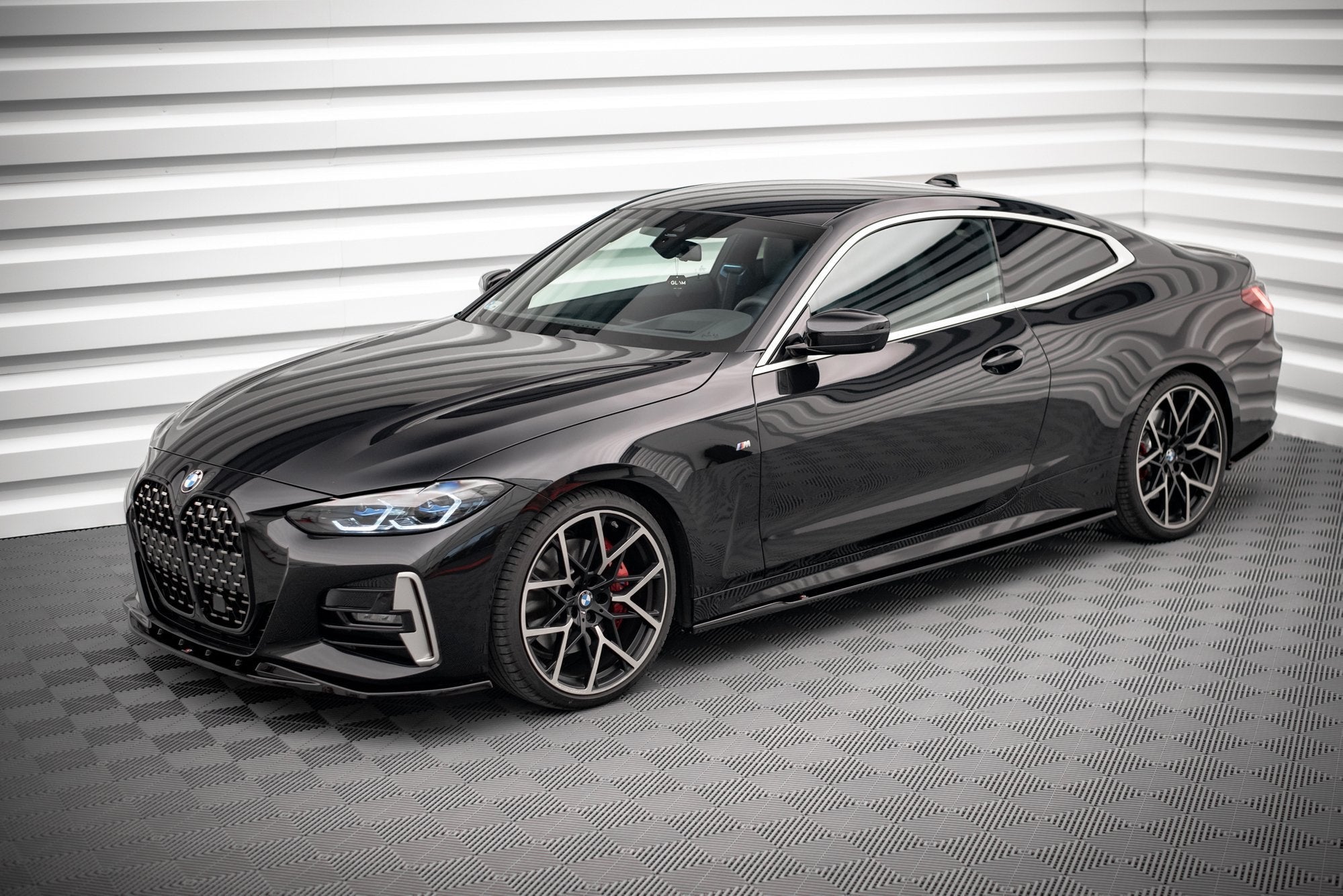 Maxton Design Difusores de taloneras laterales V.1 para BMW 4 M-Pack / M440i G22 / G23 / G22 Facelift / G23 Facelift - imagen 2