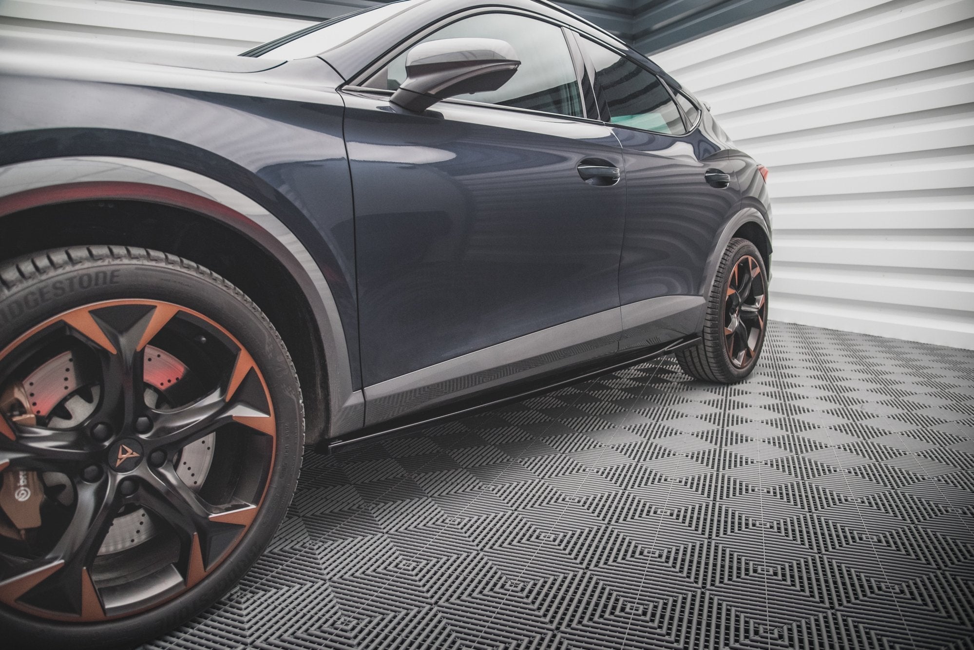 Maxton Design Difusores de taloneras laterales V.1 para Cupra Formentor - imagen 1