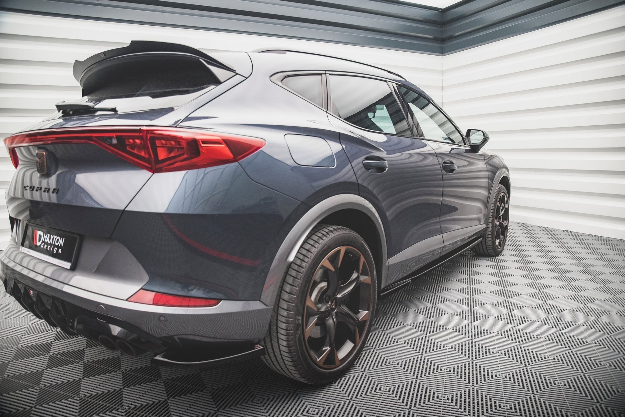 Maxton Design Difusores de taloneras laterales V.1 para Cupra Formentor - imagen 2