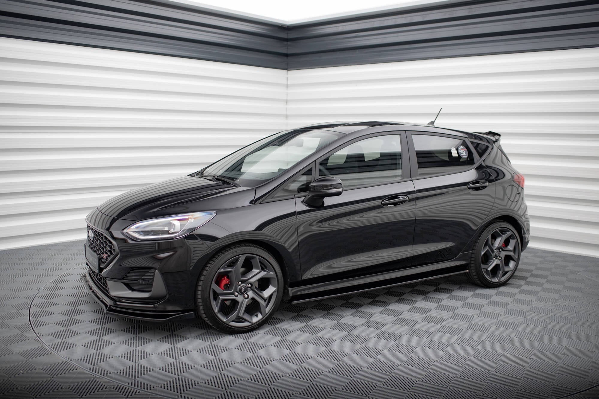 Maxton Design Difusores de taloneras laterales V.1 para Ford Fiesta ST / ST-Line Mk8 - imagen 2