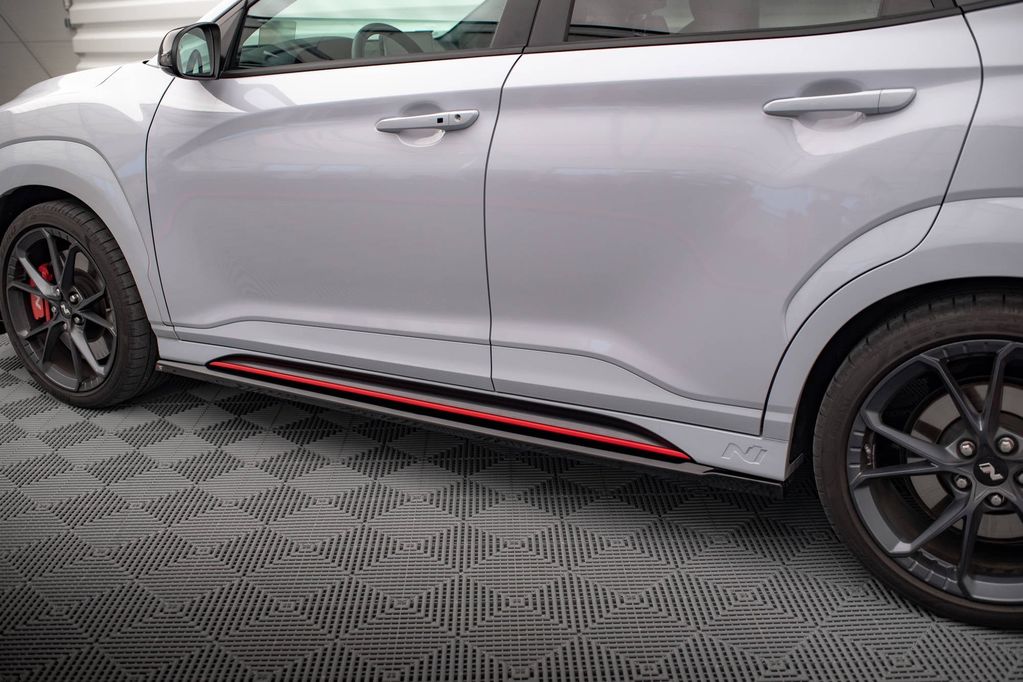 Maxton Design Difusores de taloneras laterales V.1 para Hyundai Kona N Mk1 - imagen 2