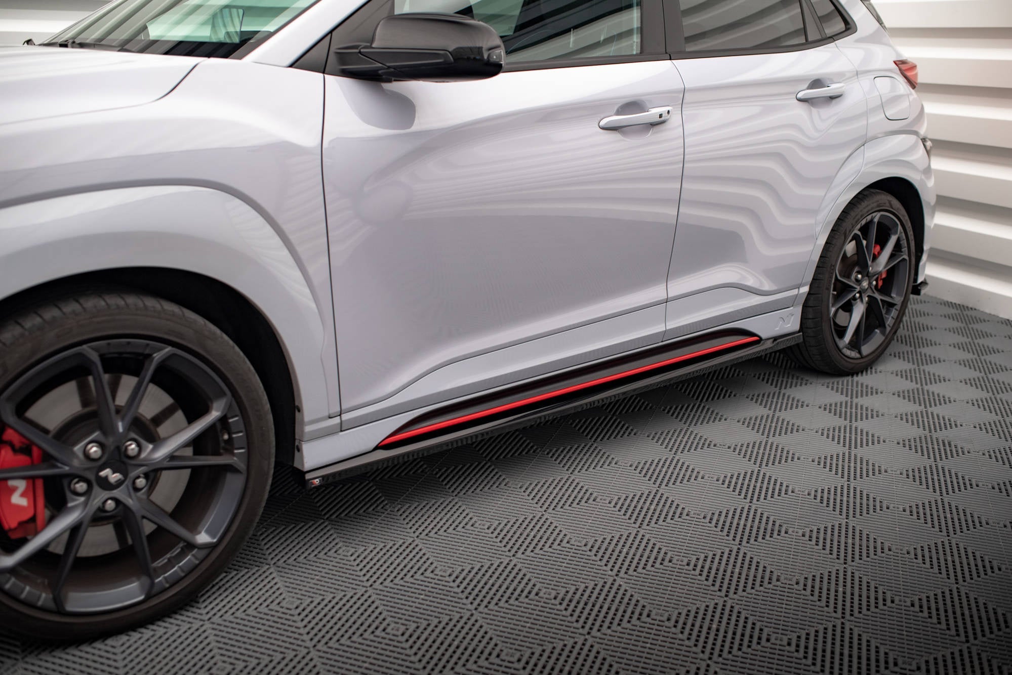 Maxton Design Difusores de taloneras laterales V.1 para Hyundai Kona N Mk1 - imagen 1