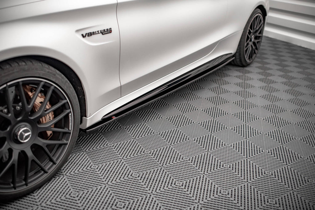 Maxton Design Difusores de taloneras laterales V.1 para Mercedes-AMG C 63AMG Coupe C205 Facelift - imagen 1