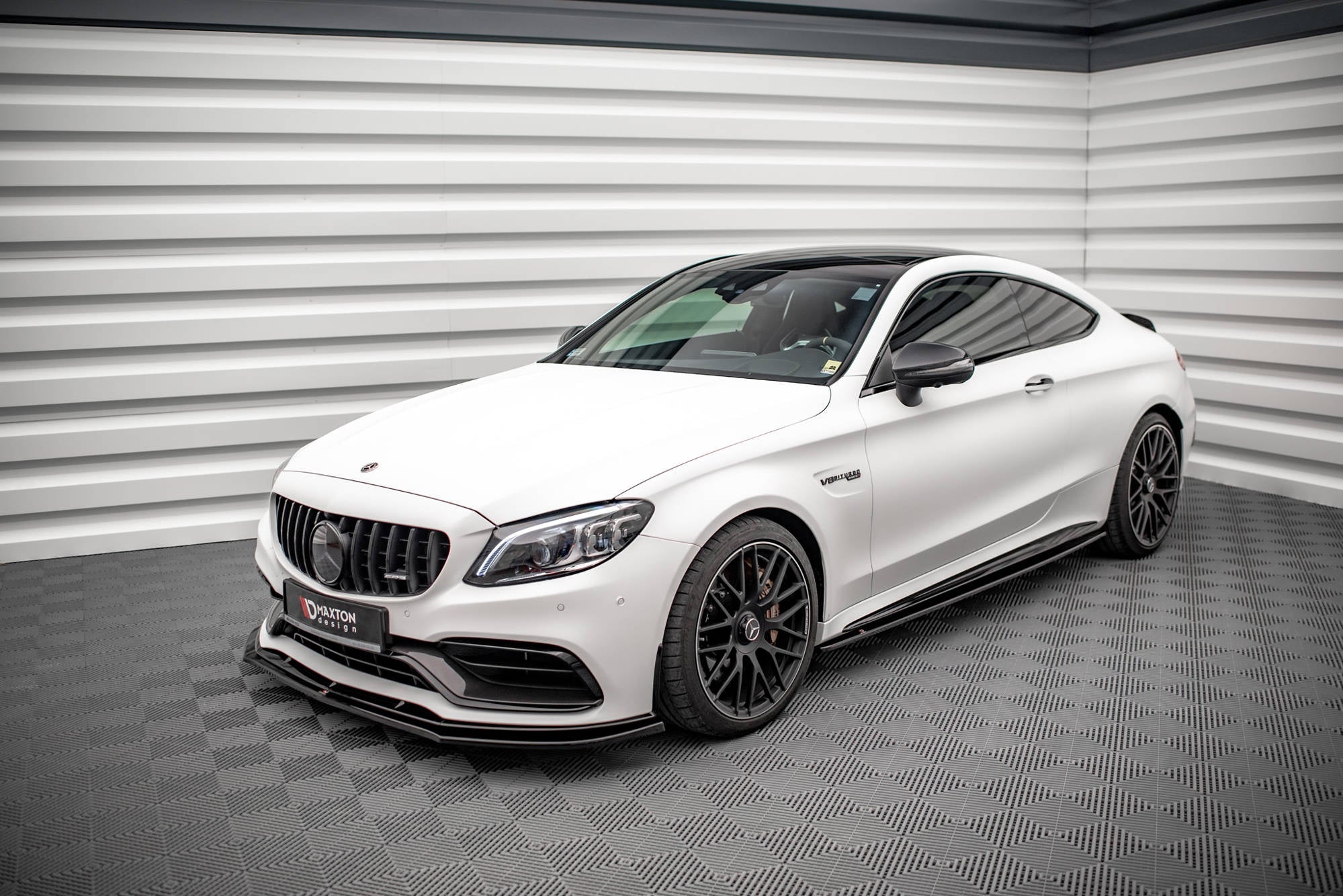 Maxton Design Difusores de taloneras laterales V.1 para Mercedes-AMG C 63AMG Coupe C205 Facelift - imagen 2