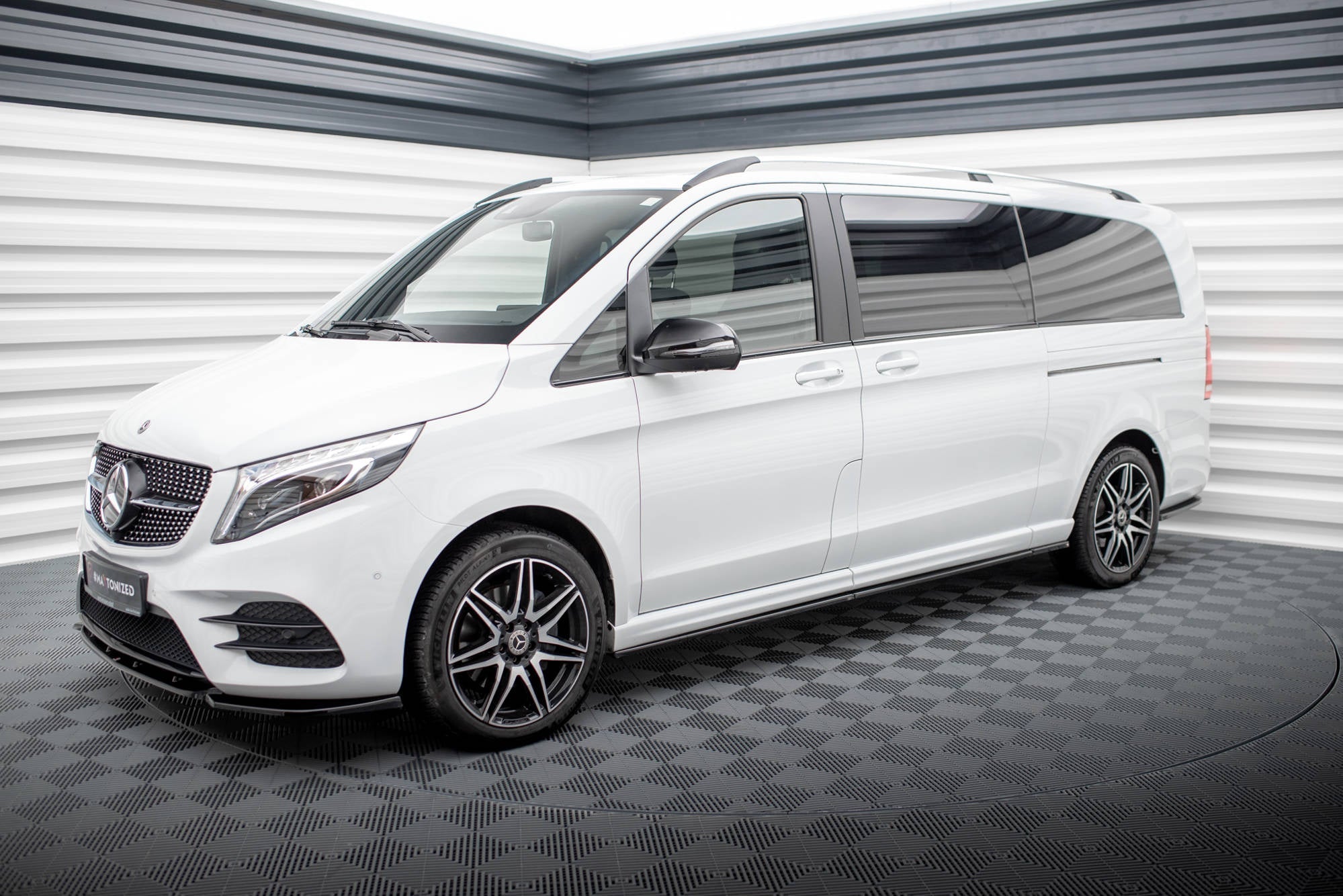Maxton Design Difusores de taloneras laterales V.1 para Mercedes-Benz V-Class Extra Long AMG-Line W447 - imagen 3