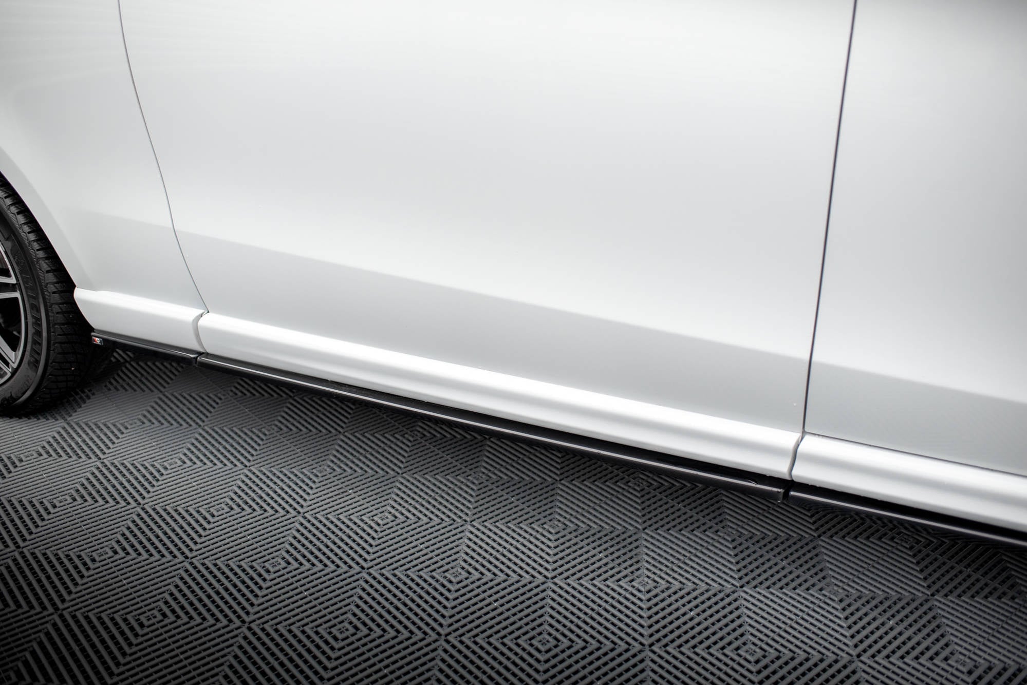 Maxton Design Difusores de taloneras laterales V.1 para Mercedes-Benz V-Class Extra Long AMG-Line W447 - imagen 5
