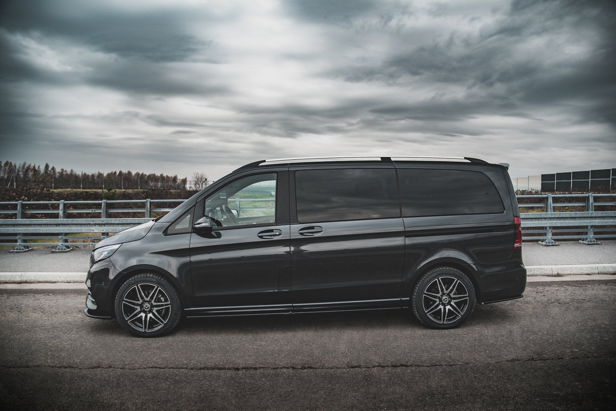 Maxton Design Difusores de taloneras laterales V.1 para Mercedes-Benz V-Class Long AMG-Line W447 - imagen 2