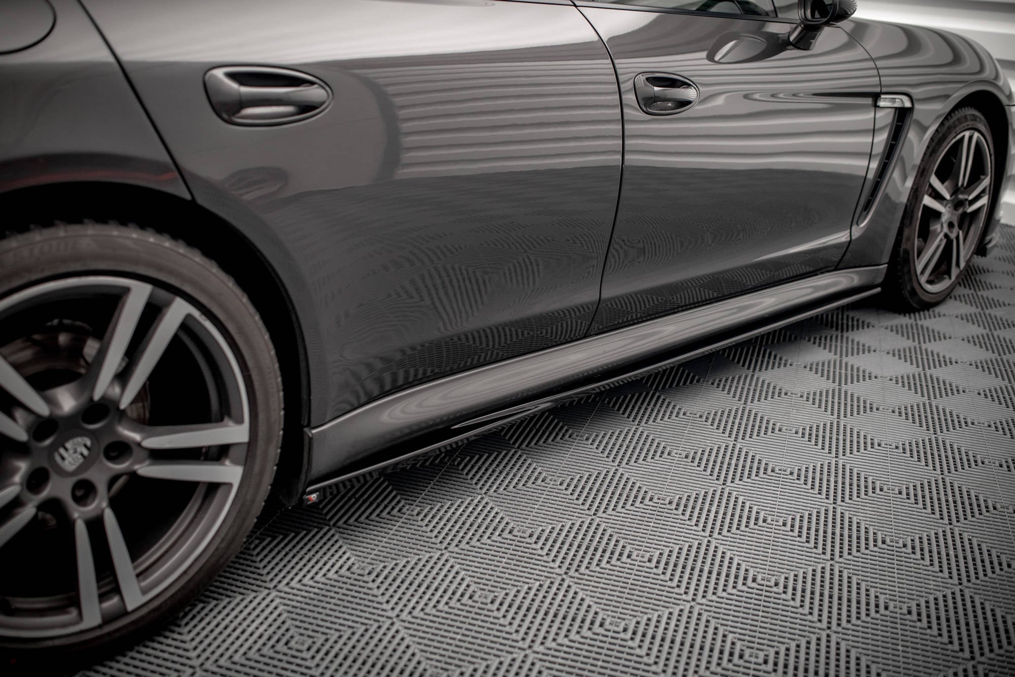 Maxton Design Difusores de taloneras laterales V.1 para Porsche Panamera / Panamera Diesel / Panamera Turbo 970 - imagen 1