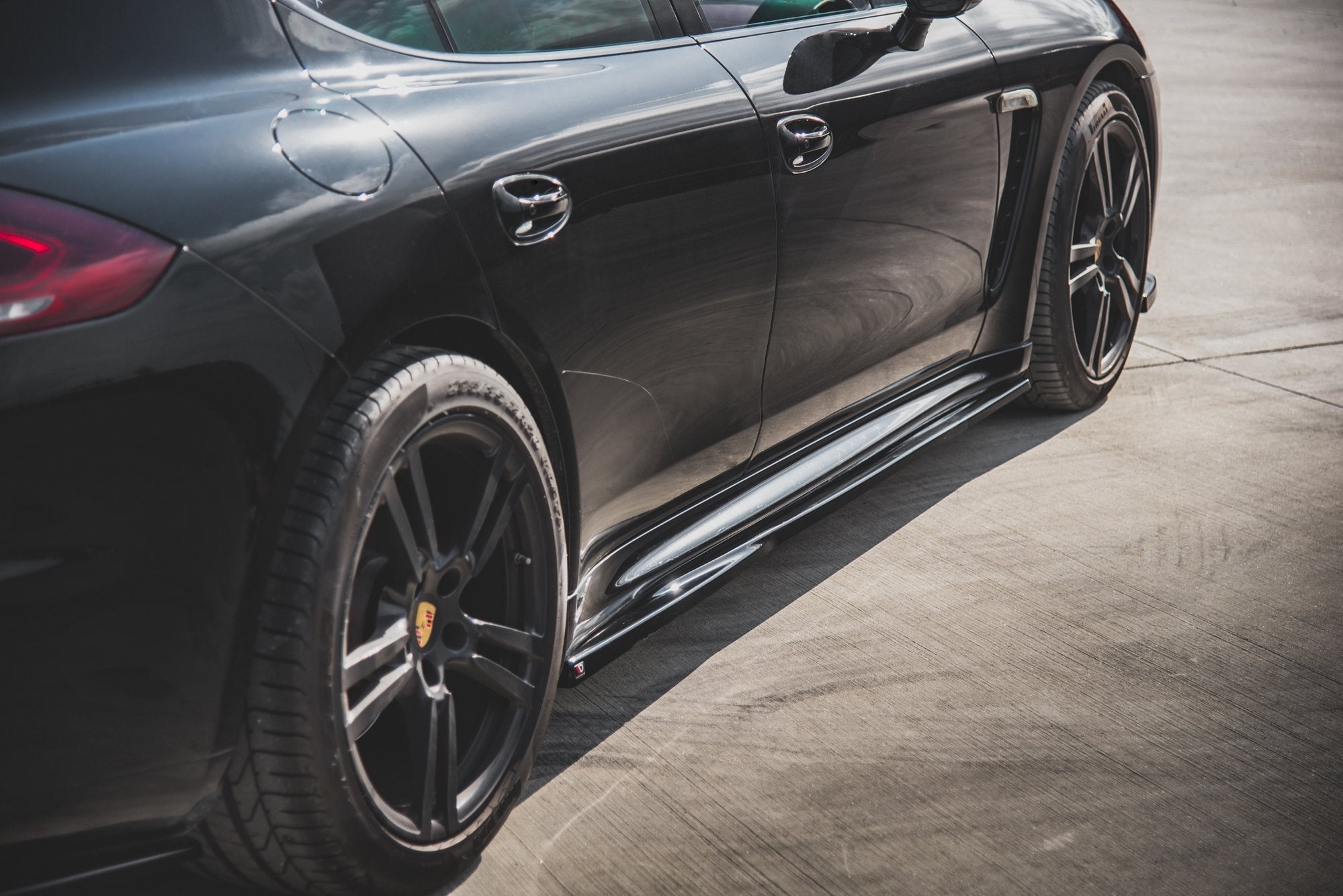 Maxton Design Difusores de taloneras laterales V.1 para Porsche Panamera Turbo 970 Facelift - imagen 2