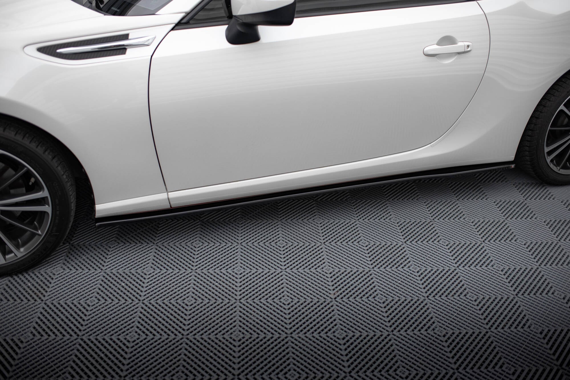Maxton Design Difusores de taloneras laterales V.1 para Subaru BRZ Mk1 / Mk1 Facelift / Toyota GT86 Facelift - imagen 1