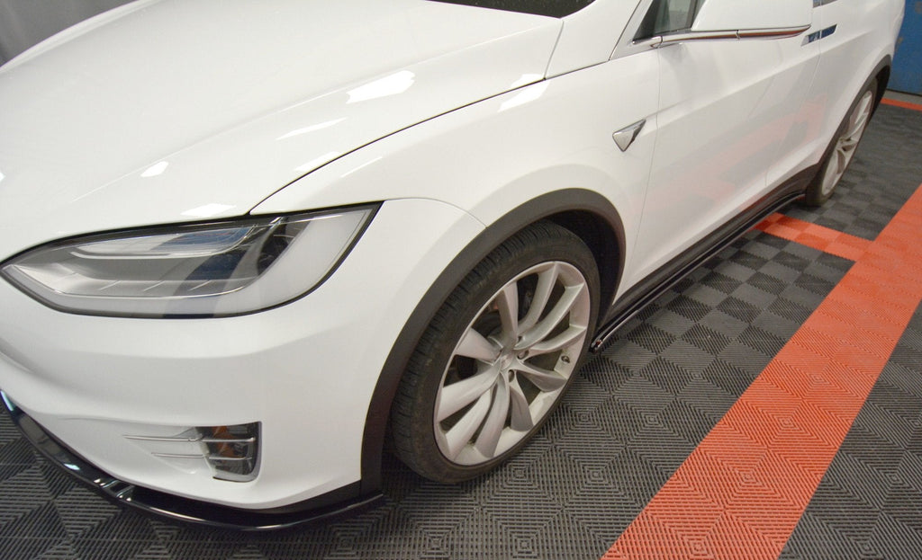 Maxton Design Difusores de taloneras laterales V.1 para Tesla Model X Mk1 - imagen 2