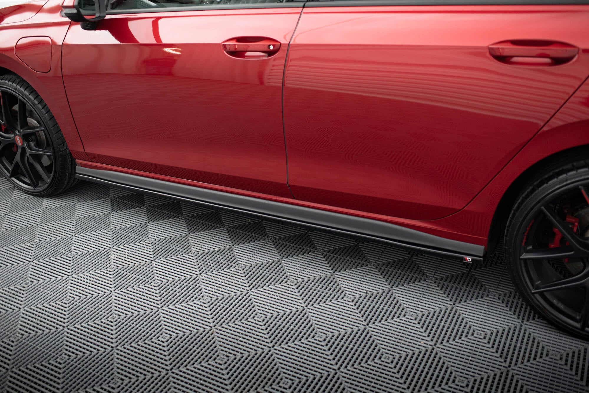 Maxton Design Difusores de taloneras laterales V.1 para Volkswagen Golf GTI / GTE / GTI Clubsport / GTD / R-Line Mk8 - imagen 5
