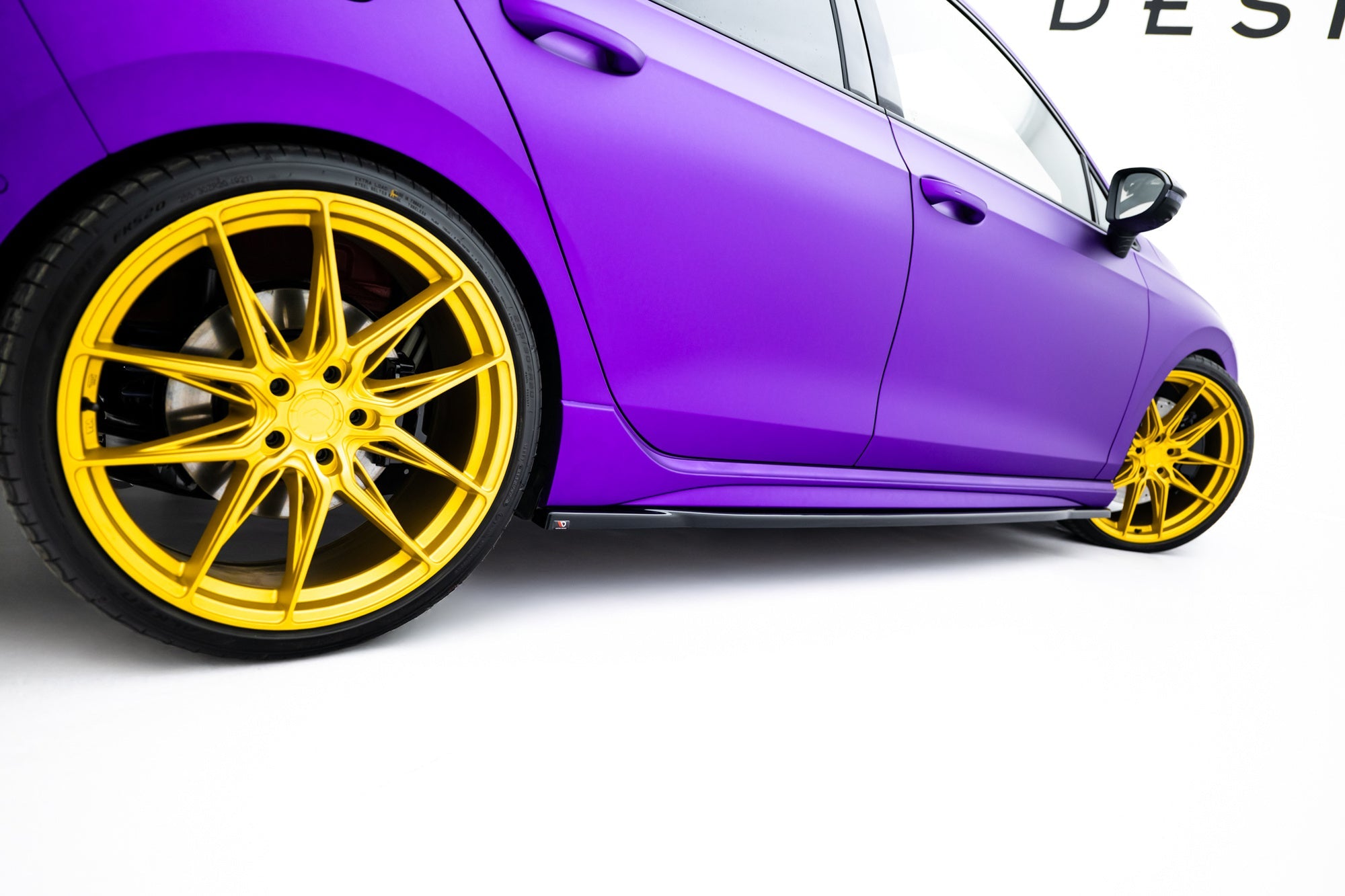 Maxton Design Difusores de taloneras laterales V.1 para Volkswagen Golf R Hatchback Mk8 Facelift - imagen 2