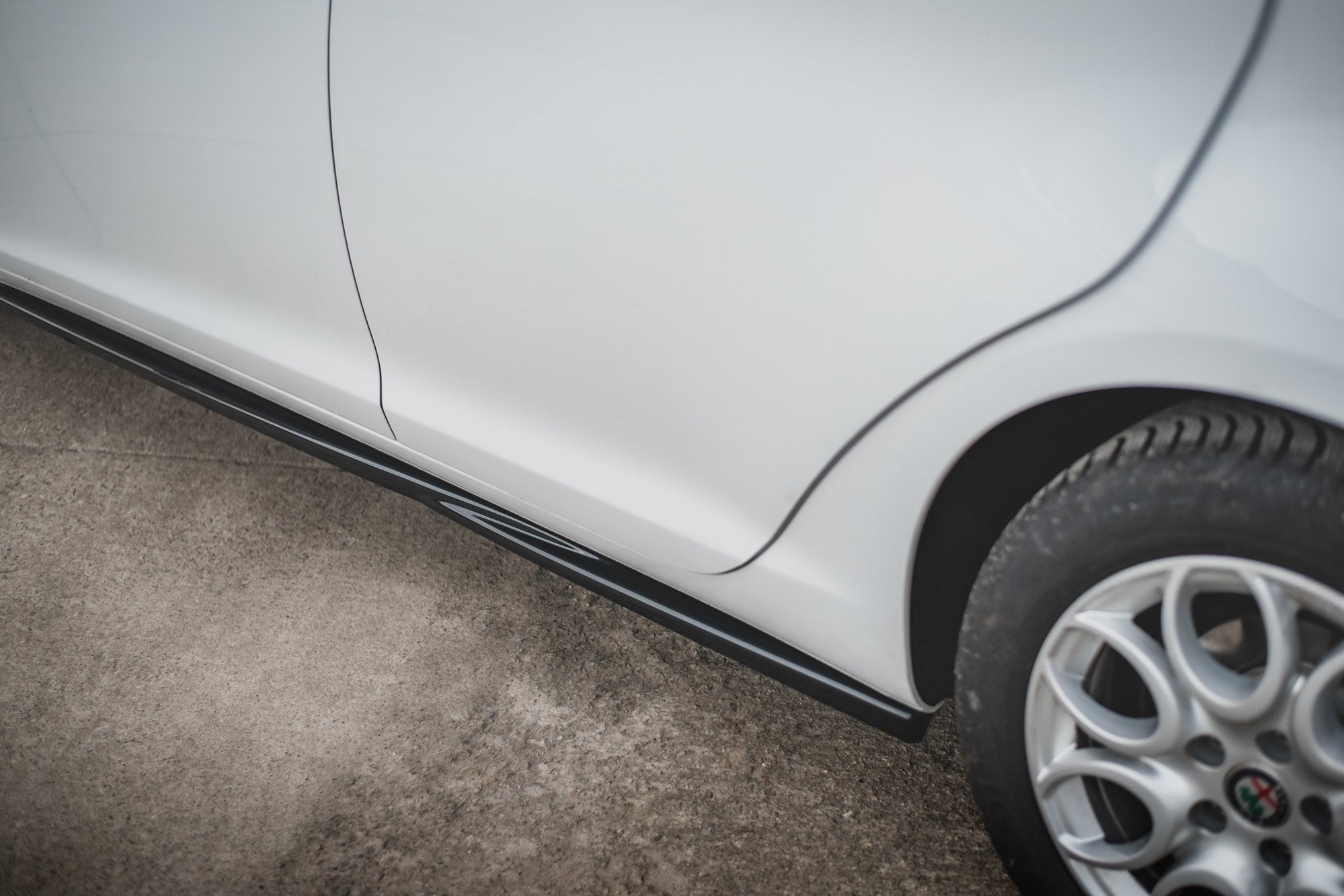 Maxton Design Difusores de taloneras laterales V.2 para Alfa Romeo Giulietta - imagen 3
