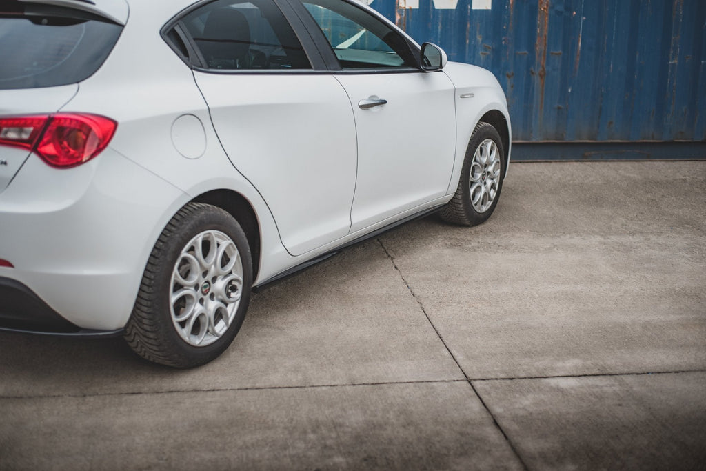 Maxton Design Difusores de taloneras laterales V.2 para Alfa Romeo Giulietta - imagen 4