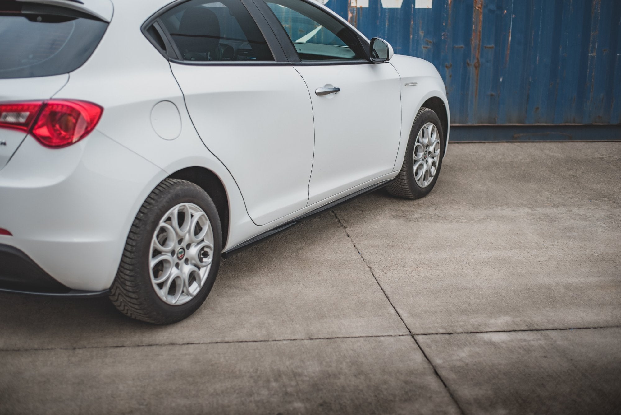 Maxton Design Difusores de taloneras laterales V.2 para Alfa Romeo Giulietta - imagen 4