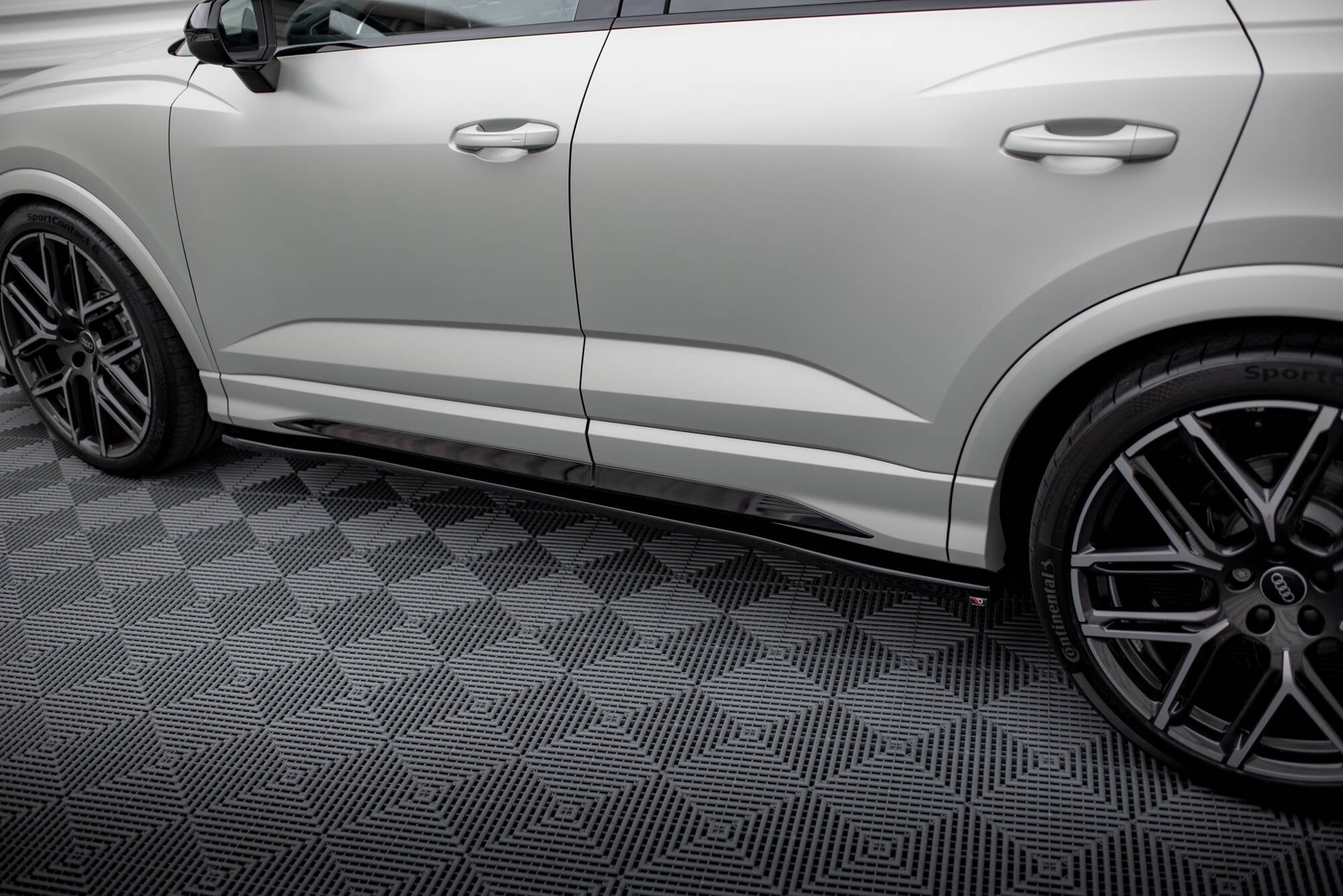 Maxton Design Difusores de taloneras laterales V.2 para Audi Q3 S-Line / RSQ3 Sportback / SUV F3 - imagen 2