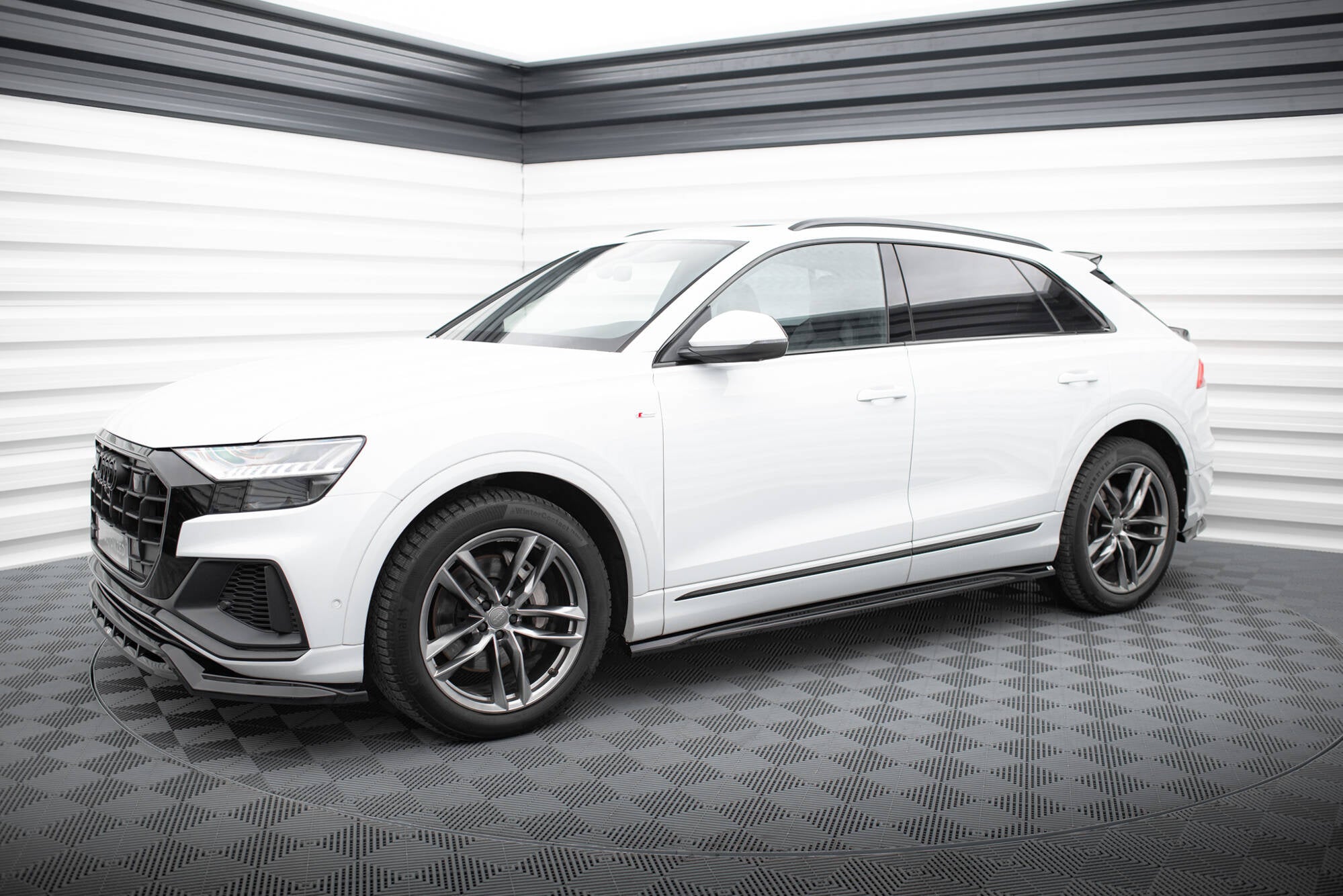Maxton Design Difusores de taloneras laterales V.2 para Audi Q8 / Q8 S-line / SQ8 Mk1 / Mk1 Facelift - imagen 4