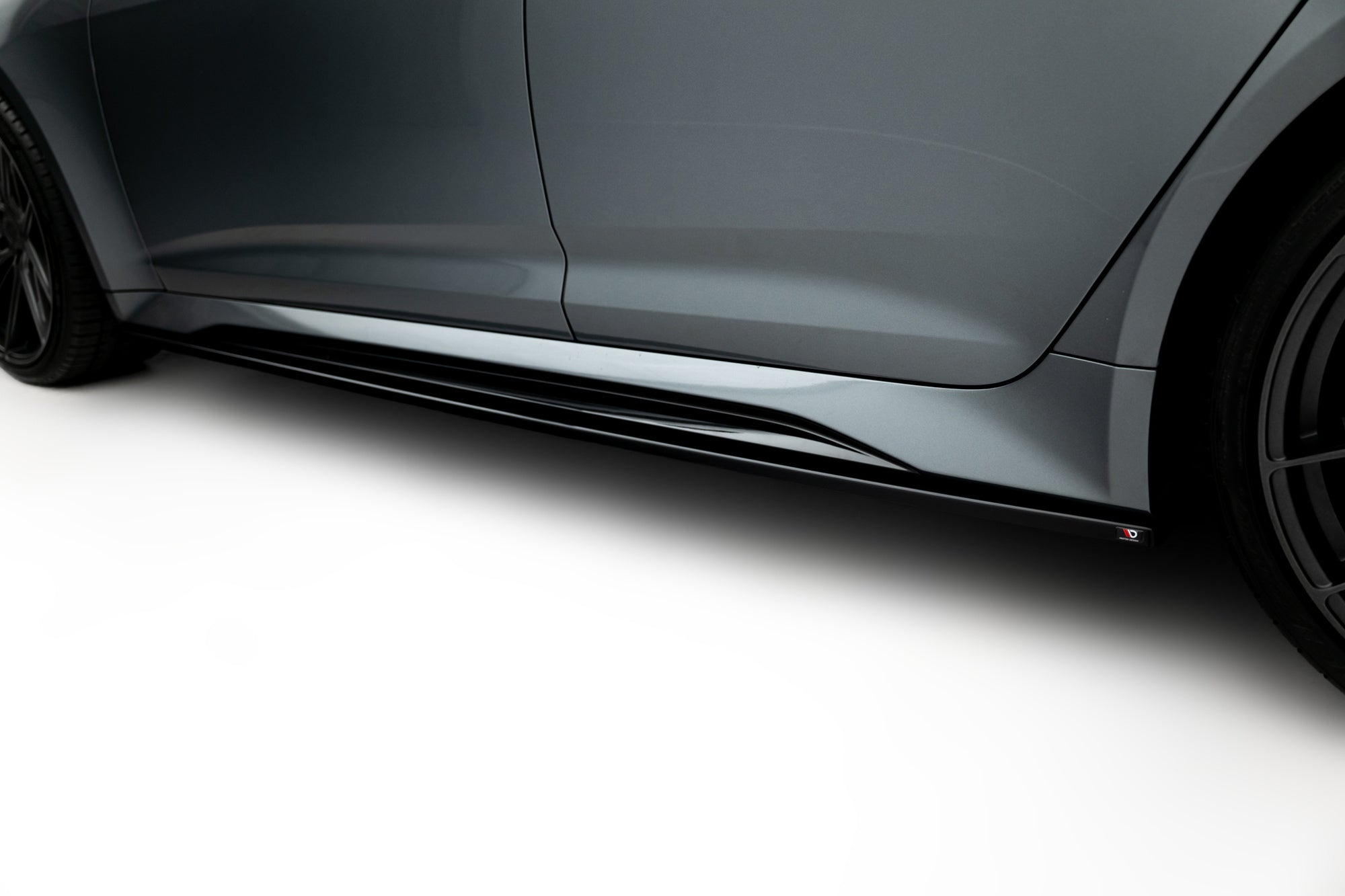 Maxton Design Difusores de taloneras laterales V.2 para Audi RS6 C8 / C8 Facelift - imagen 3