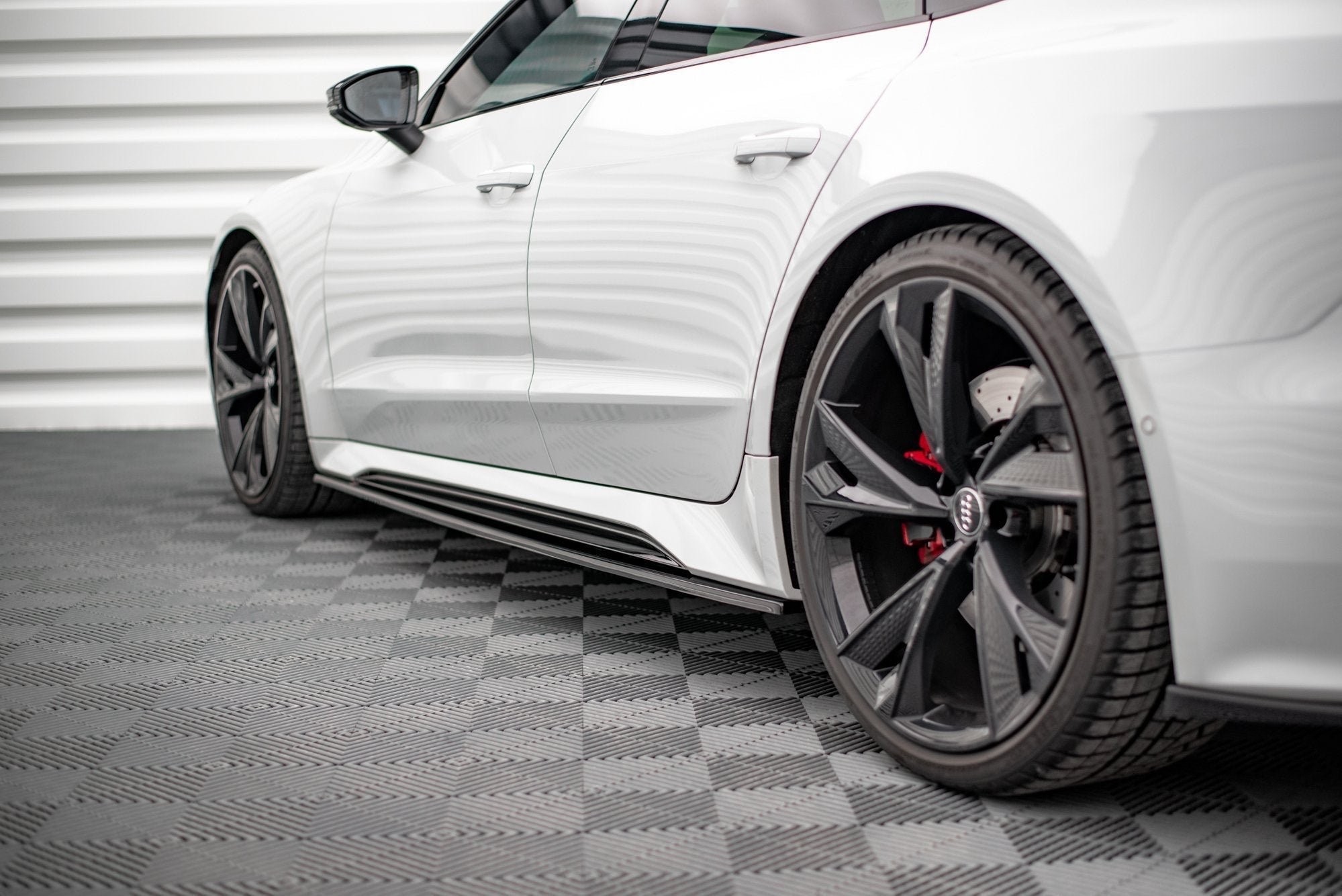 Maxton Design Difusores de taloneras laterales V.2 para Audi RS7 C8 - imagen 2