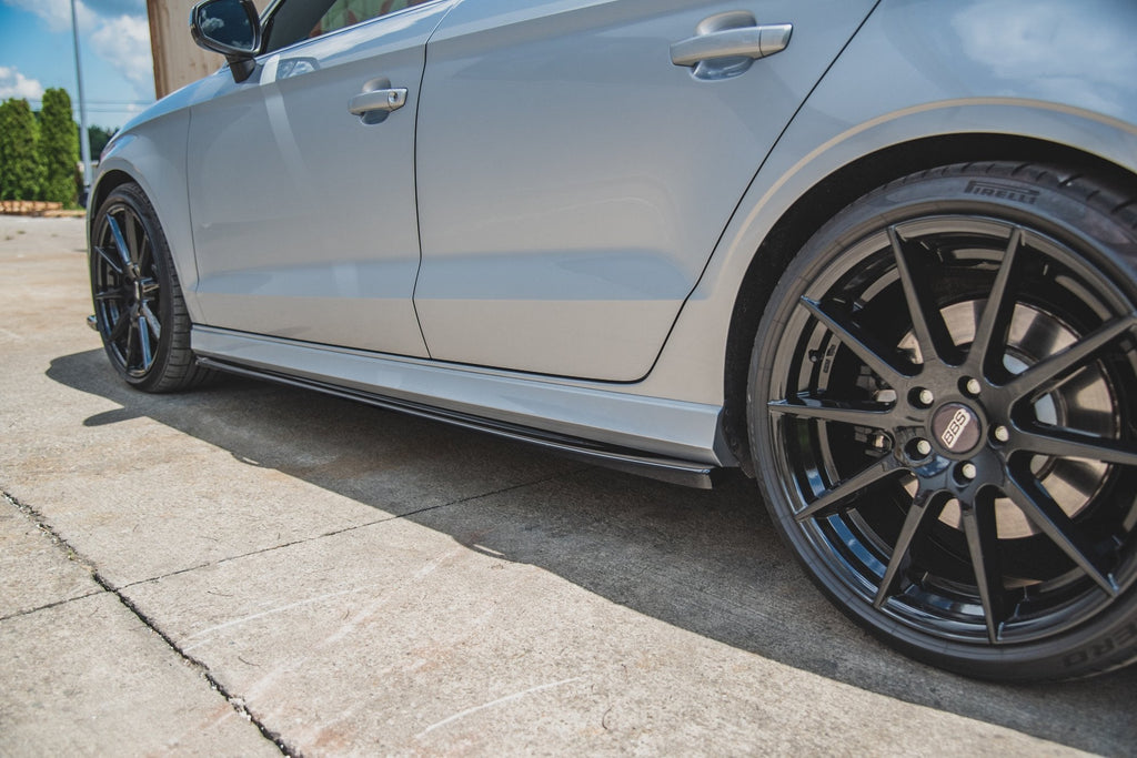 Maxton Design Difusores de taloneras laterales V.2 para Audi S3 / A3 S-Line Sedan 8V Facelift - imagen 3
