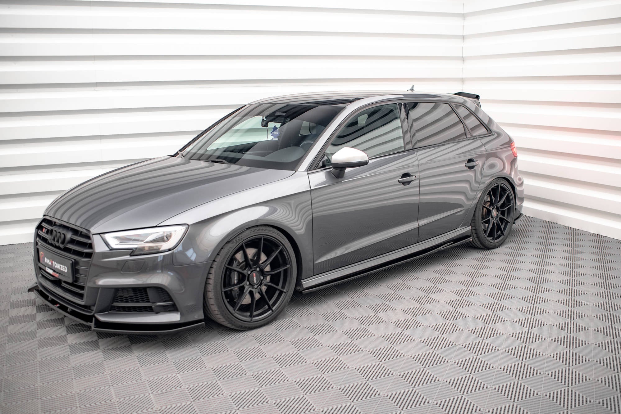 Maxton Design Difusores de taloneras laterales V.2 para Audi S3 / A3 S-Line Sportback 8V / 8V Facelift - imagen 2