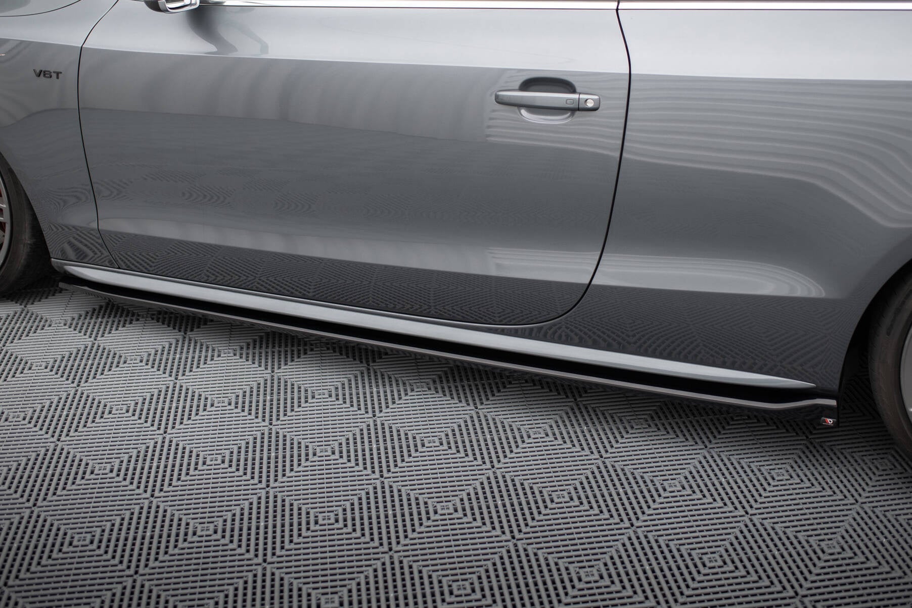 Maxton Design Difusores de taloneras laterales V.2 para Audi S5 / A5 S-Line Coupe 8T / 8T Facelift - imagen 3