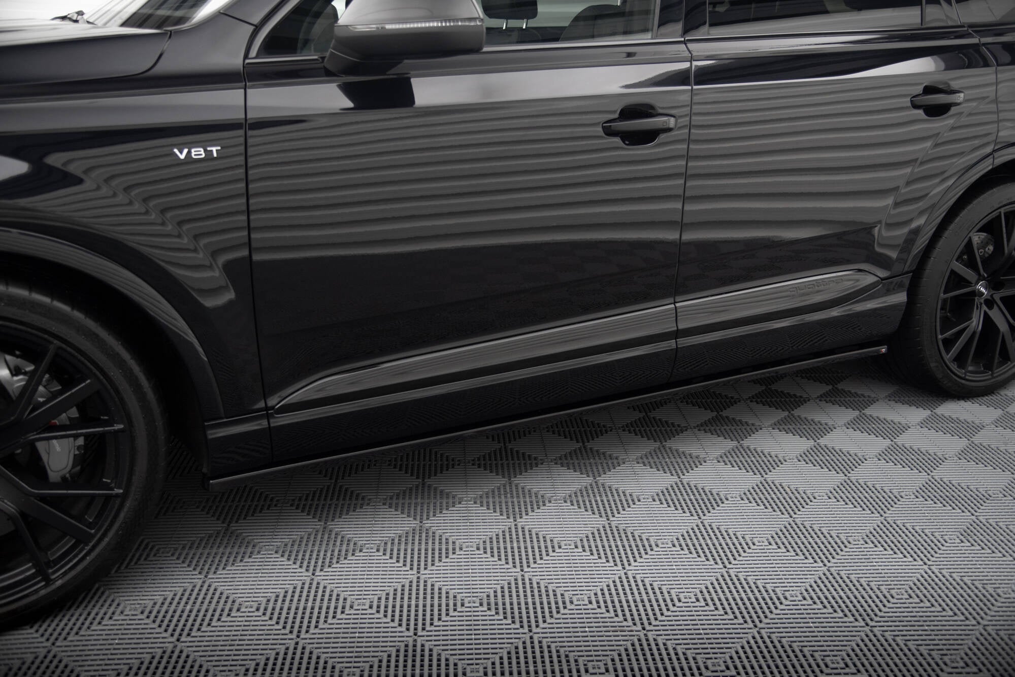 Maxton Design Difusores de taloneras laterales V.2 para Audi SQ7 / Q7 S-Line Mk2 - imagen 1