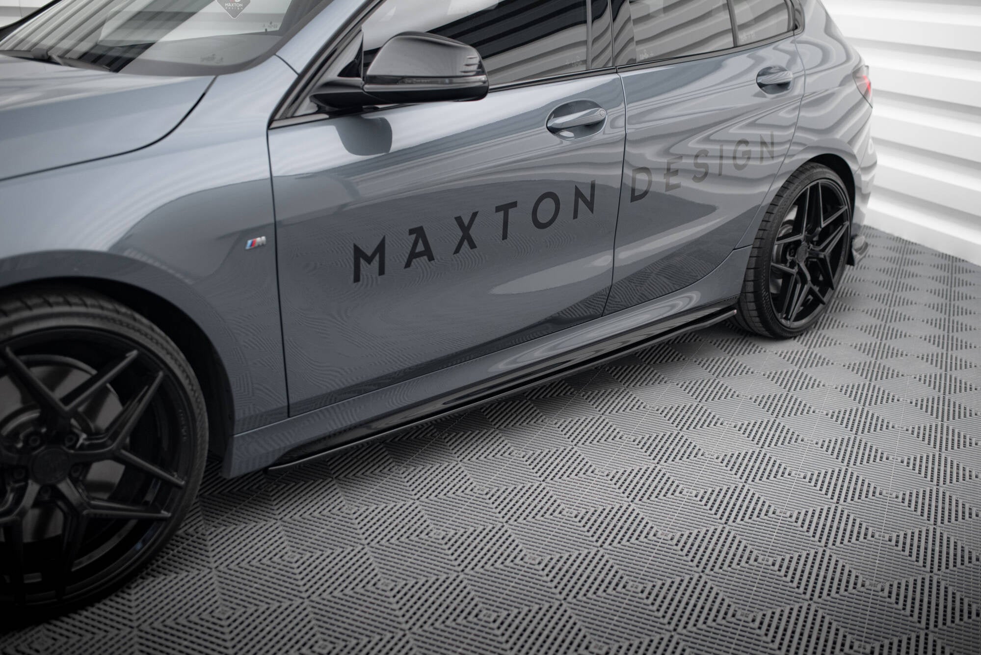 Maxton Design Difusores de taloneras laterales V.2 para BMW 1 M-Pack / M135i / 128ti - imagen 1