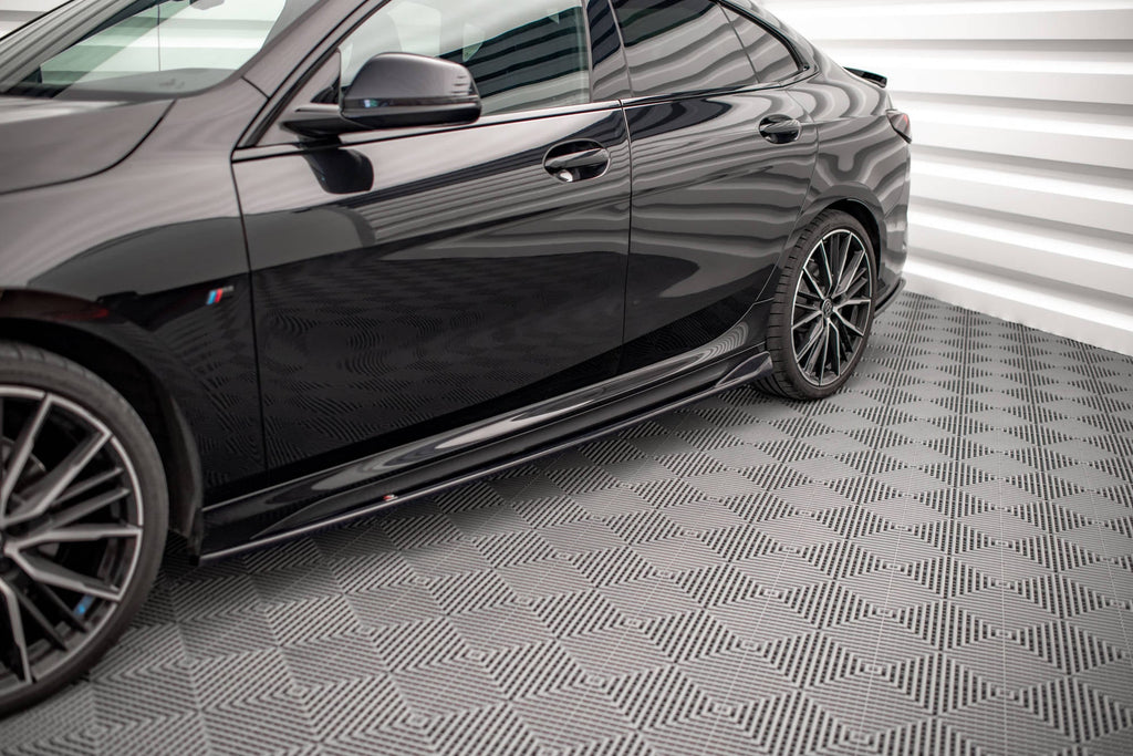 Maxton Design Difusores de taloneras laterales V.2 para BMW 2 Gran Coupe M-Pack / M235i F44 - imagen 1