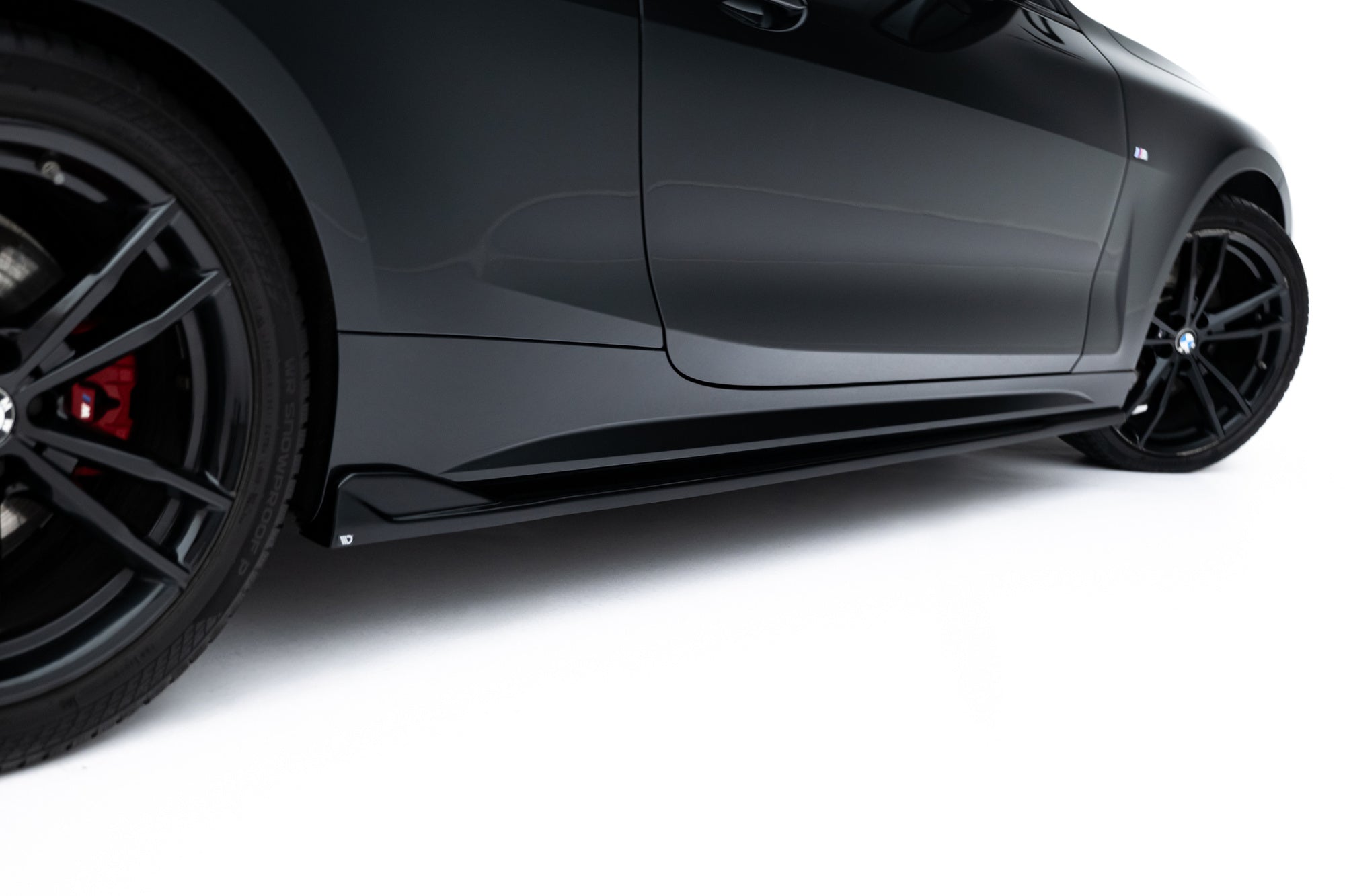 Maxton Design Difusores de taloneras laterales V.2 para BMW 4 M-Pack / M440i G22 / G23 / G22 Facelift / G23 Facelift - imagen 2