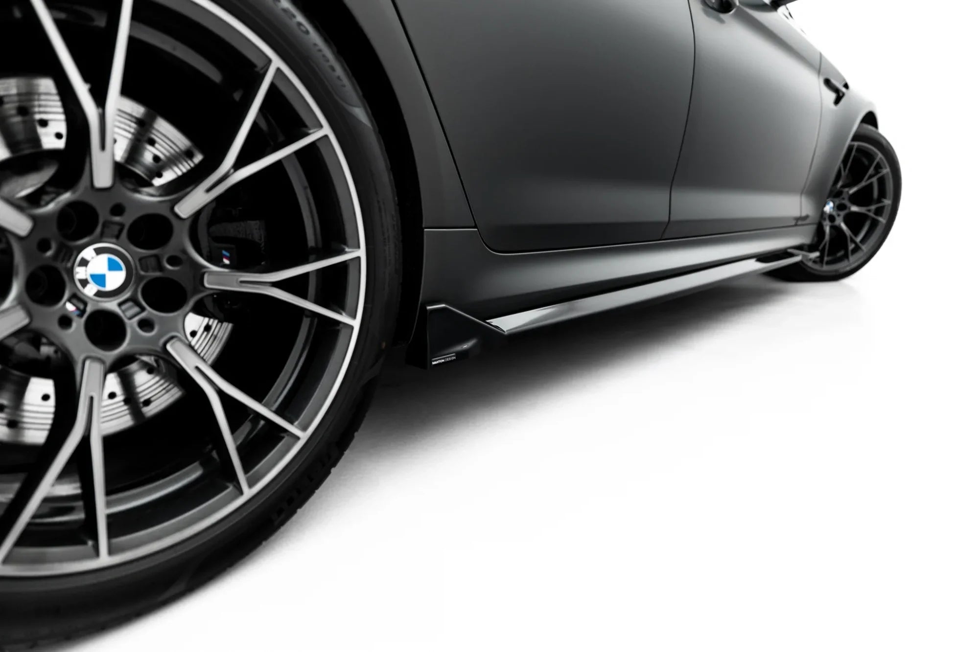 Maxton Design Difusores de taloneras laterales V.2 para BMW M5 F90 - imagen 4