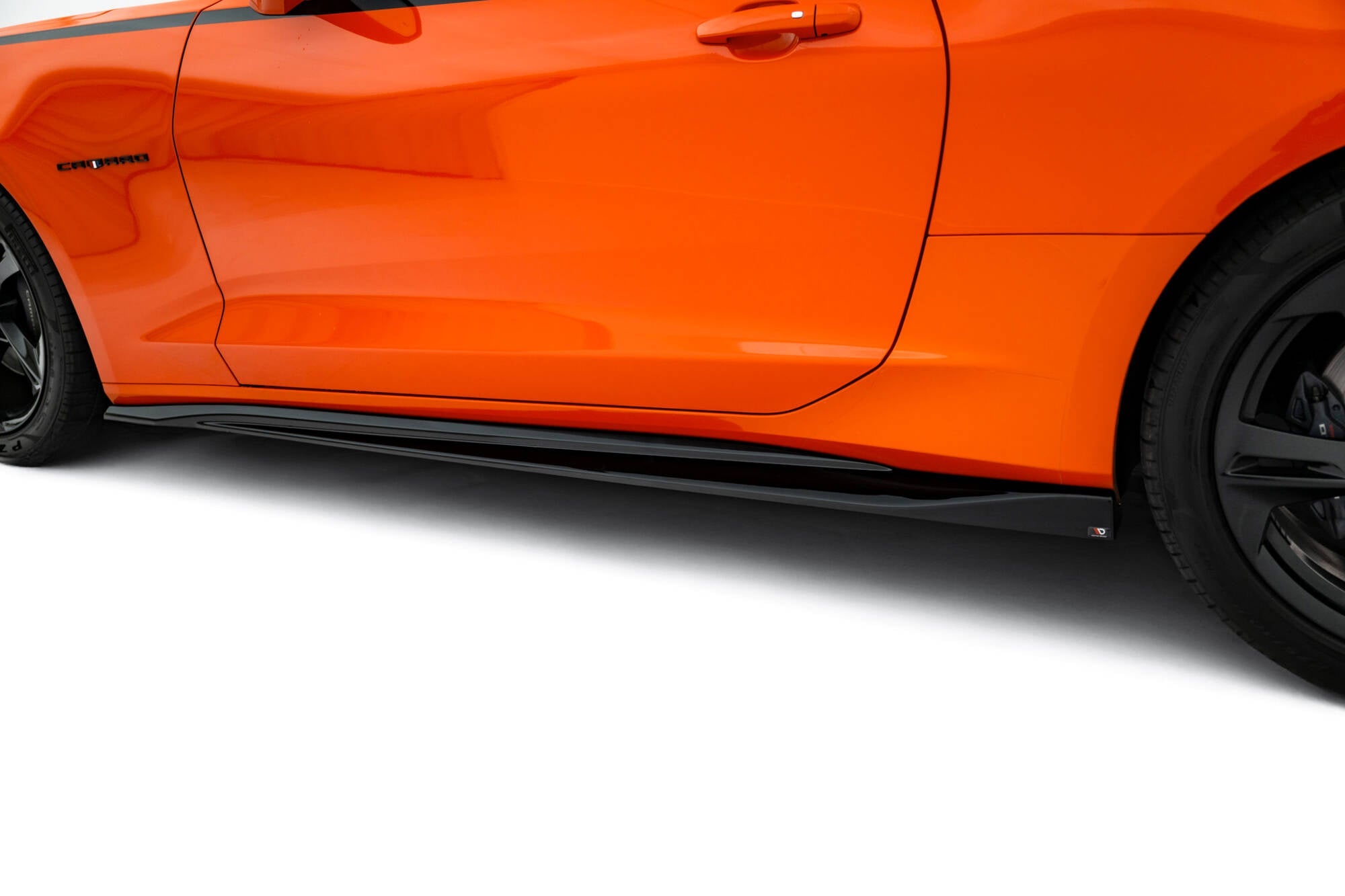 Maxton Design Difusores de taloneras laterales V.2 para Chevrolet Camaro SS Mk6 Facelift - imagen 3