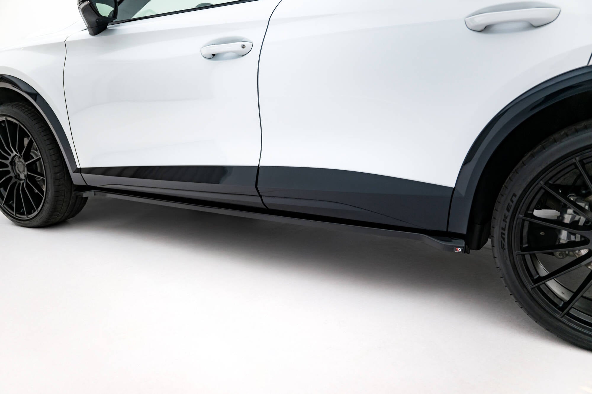 Maxton Design Difusores de taloneras laterales V.2 para Cupra Formentor Mk1 Facelift - imagen 3