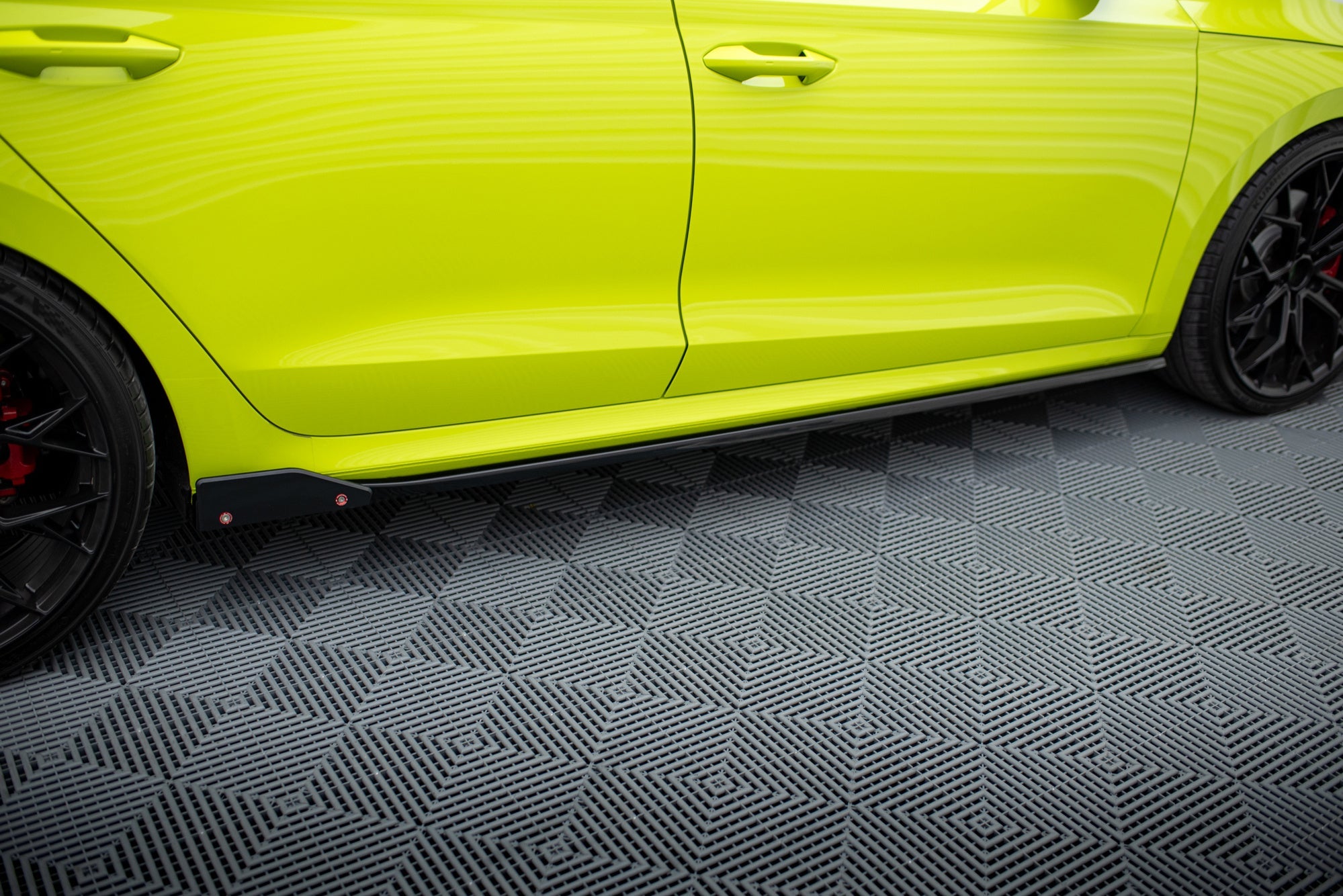 Maxton Design Difusores de taloneras laterales V.2 + Flaps para Skoda Octavia RS Liftback / Combi Mk4 - imagen 2