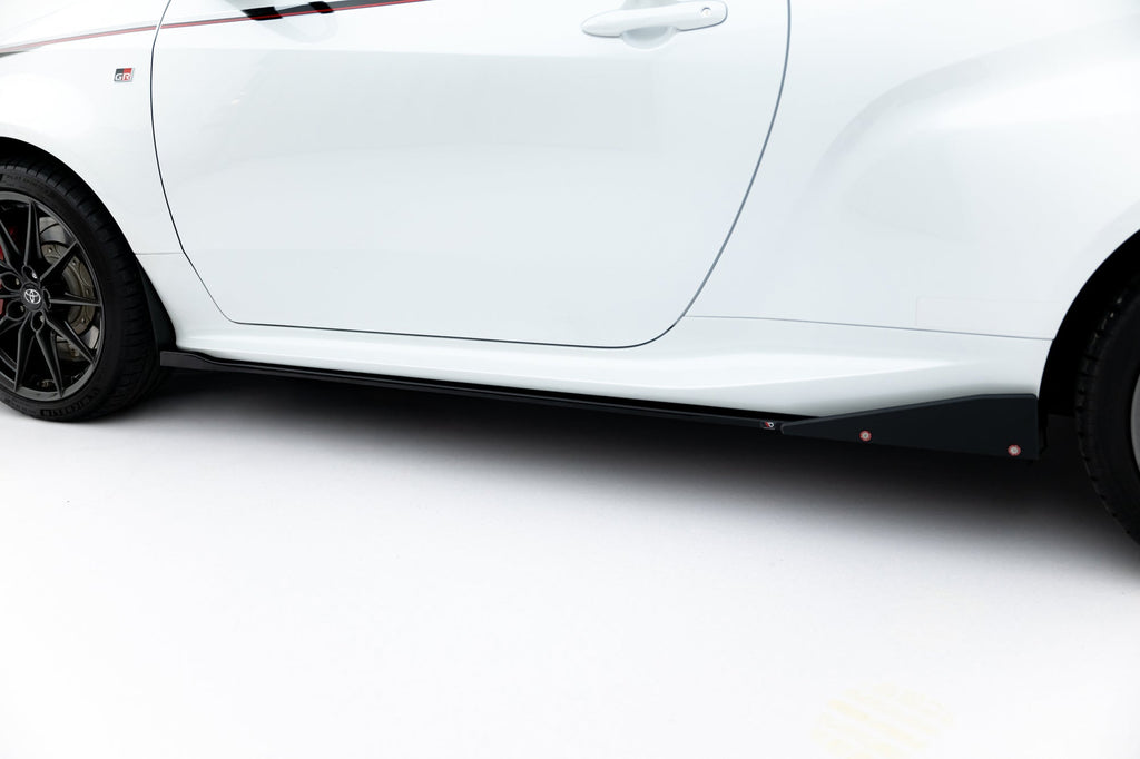Maxton Design Difusores de taloneras laterales V.2 + Flaps para Toyota GR Yaris Mk4 - imagen 3