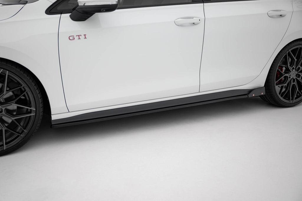 Maxton Design Difusores de taloneras laterales V.2 + Flaps para Volkswagen Golf GTI / GTE / GTI Clubsport / GTD / R-Line Mk8 - imagen 1