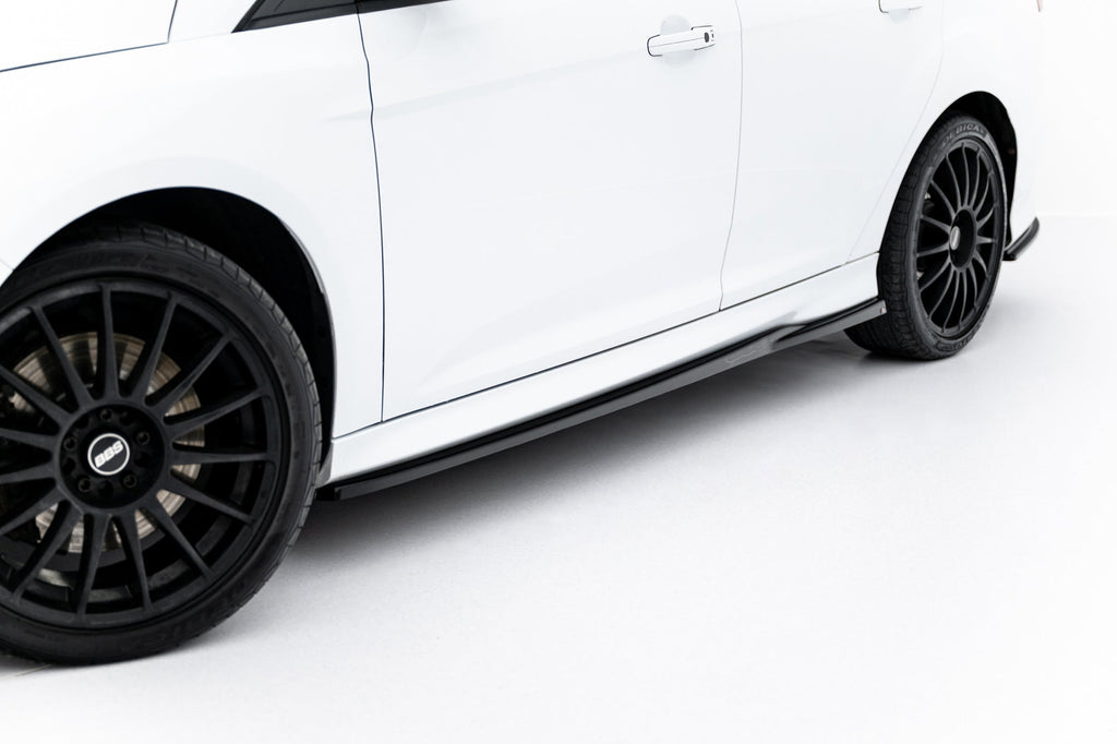 Maxton Design Difusores de taloneras laterales V.2 para Ford Focus ST Mk3 - imagen 1