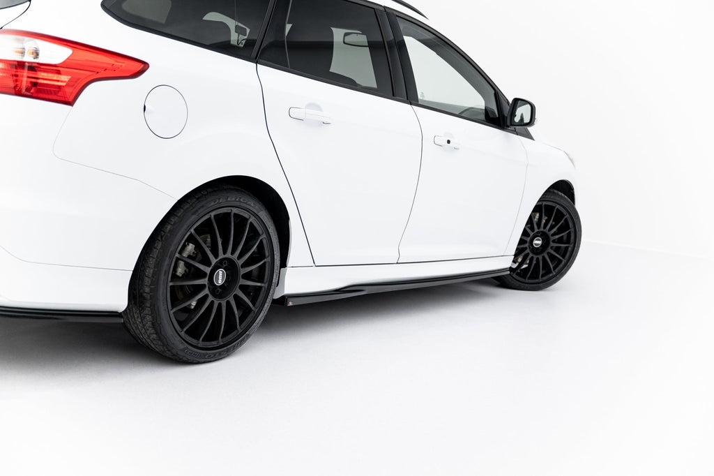 Maxton Design Difusores de taloneras laterales V.2 para Ford Focus ST Mk3 - imagen 5