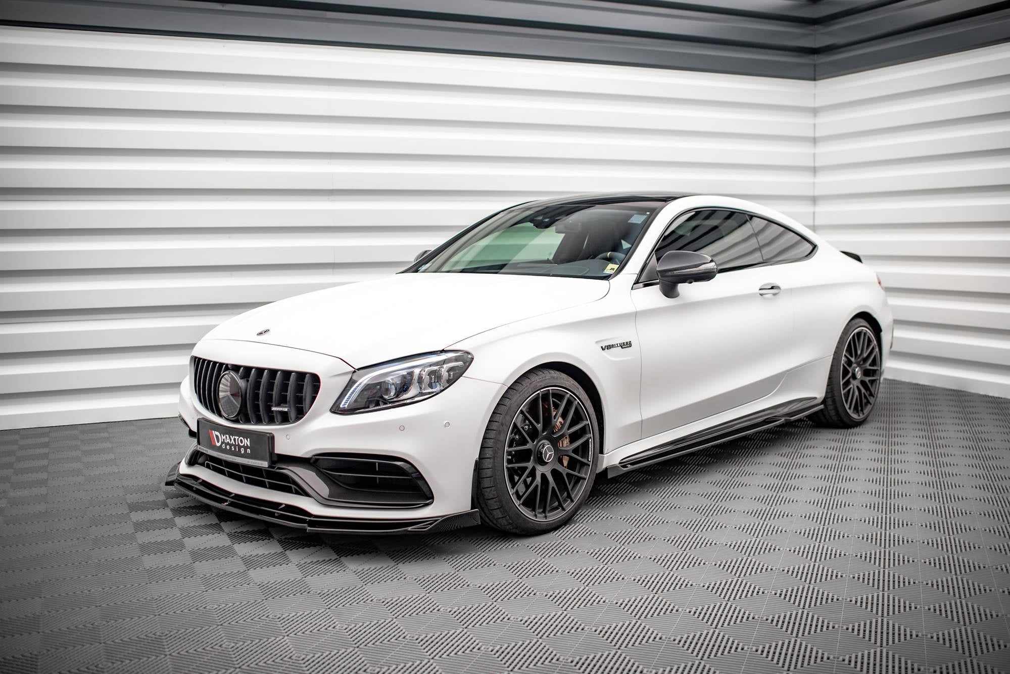Maxton Design Difusores de taloneras laterales V.2 para Mercedes-AMG C 63AMG Coupe C205 Facelift - imagen 2