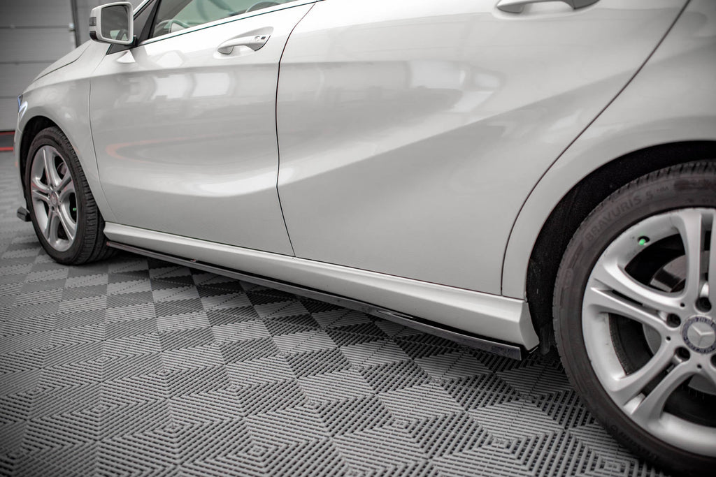 Maxton Design Difusores de taloneras laterales V.2 para Mercedes-Benz A W176 - imagen 1
