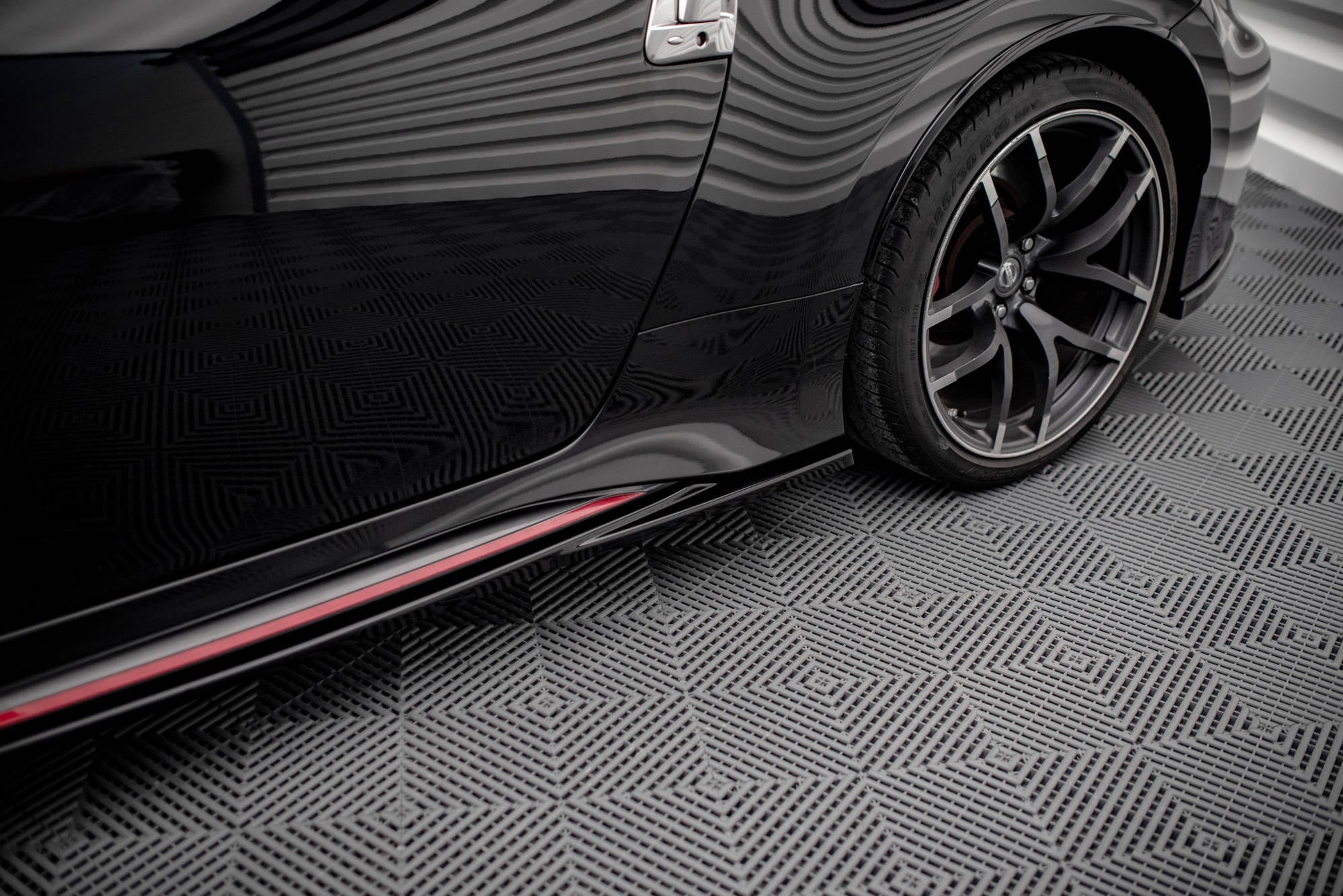 Maxton Design Difusores de taloneras laterales V.2 para Nissan 370Z Nismo Facelift - imagen 1